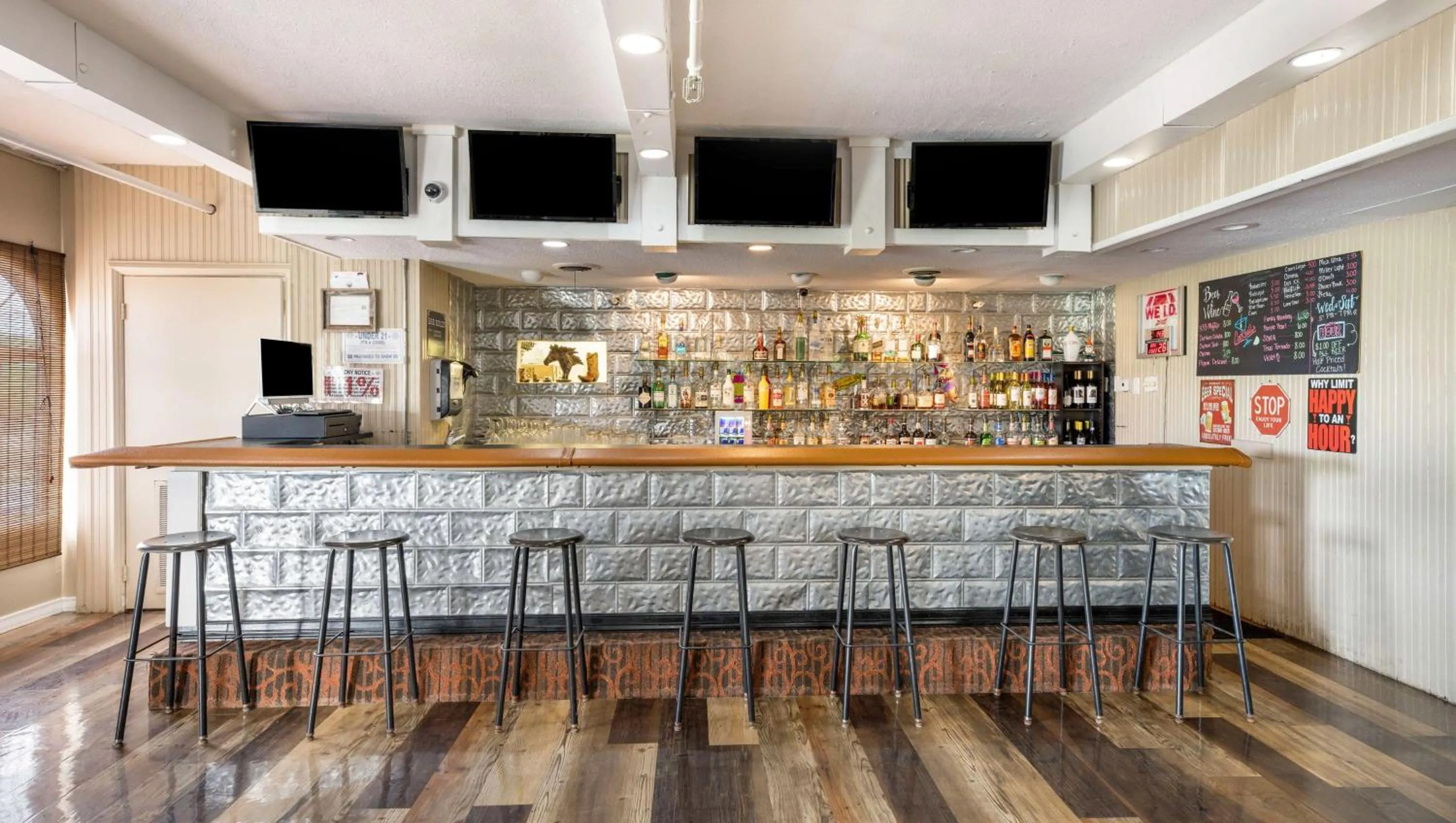 Lounge or bar in Pearl on the Concho