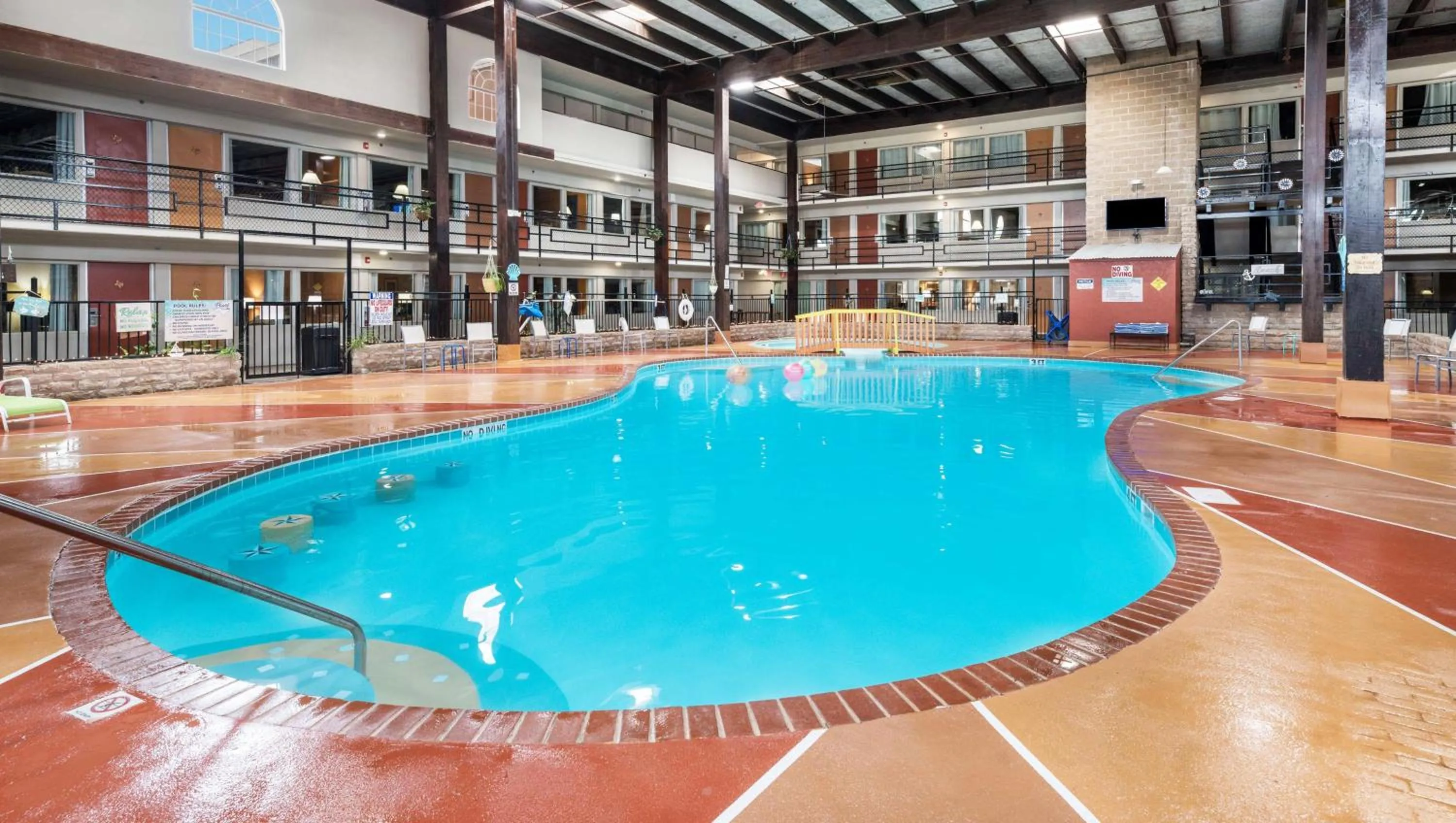 Swimming pool in Pearl on the Concho
