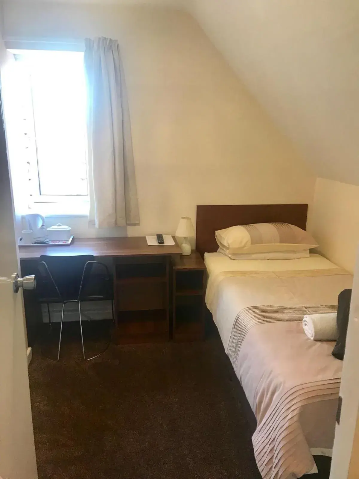 Classic Single Room with En-Suite - single occupancy in Landguard House Bed Only Classic Single Room with En-Suite - single occupancy in Landguard House Bed Only