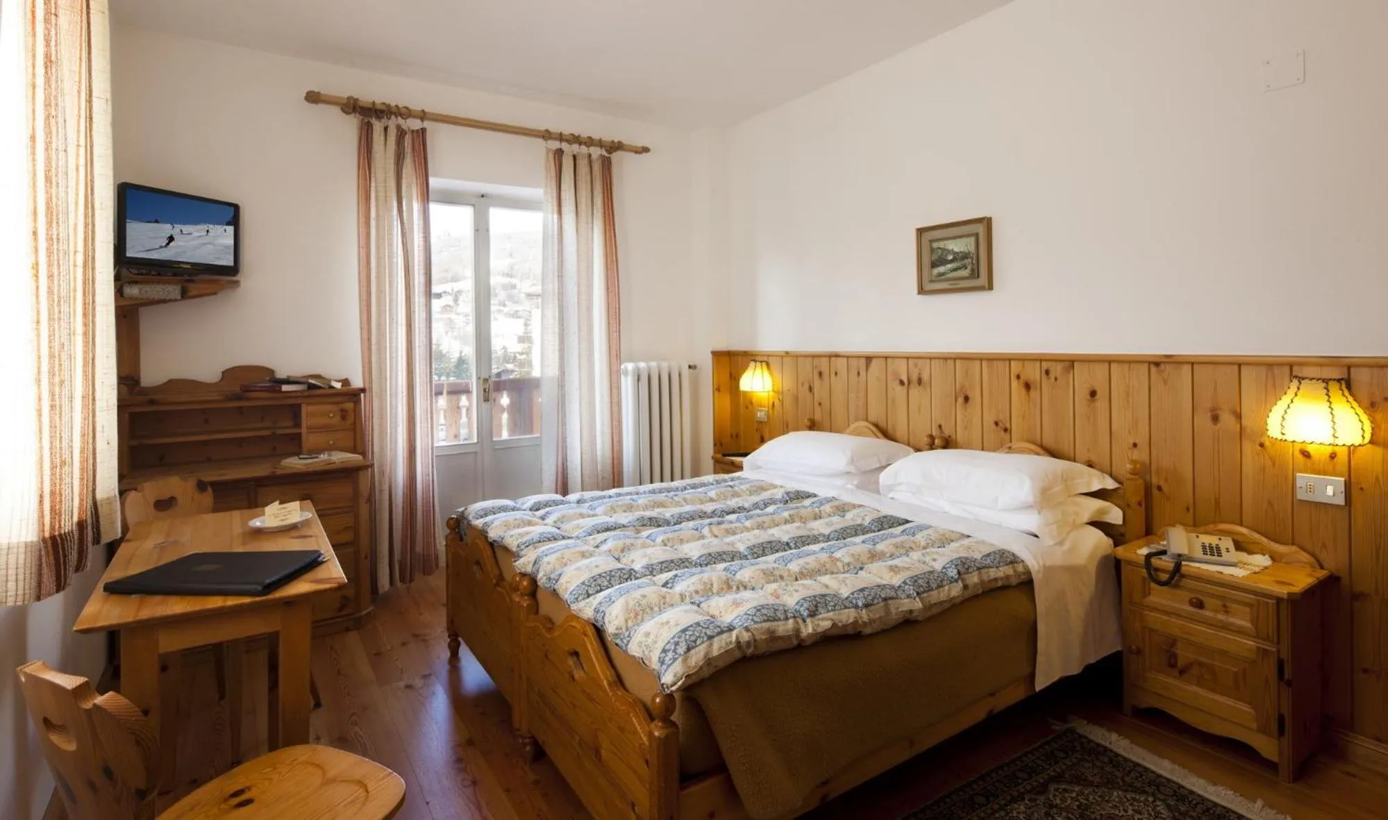 Bedroom, Bed in Hotel Bellaria - Cortina d'Ampezzo