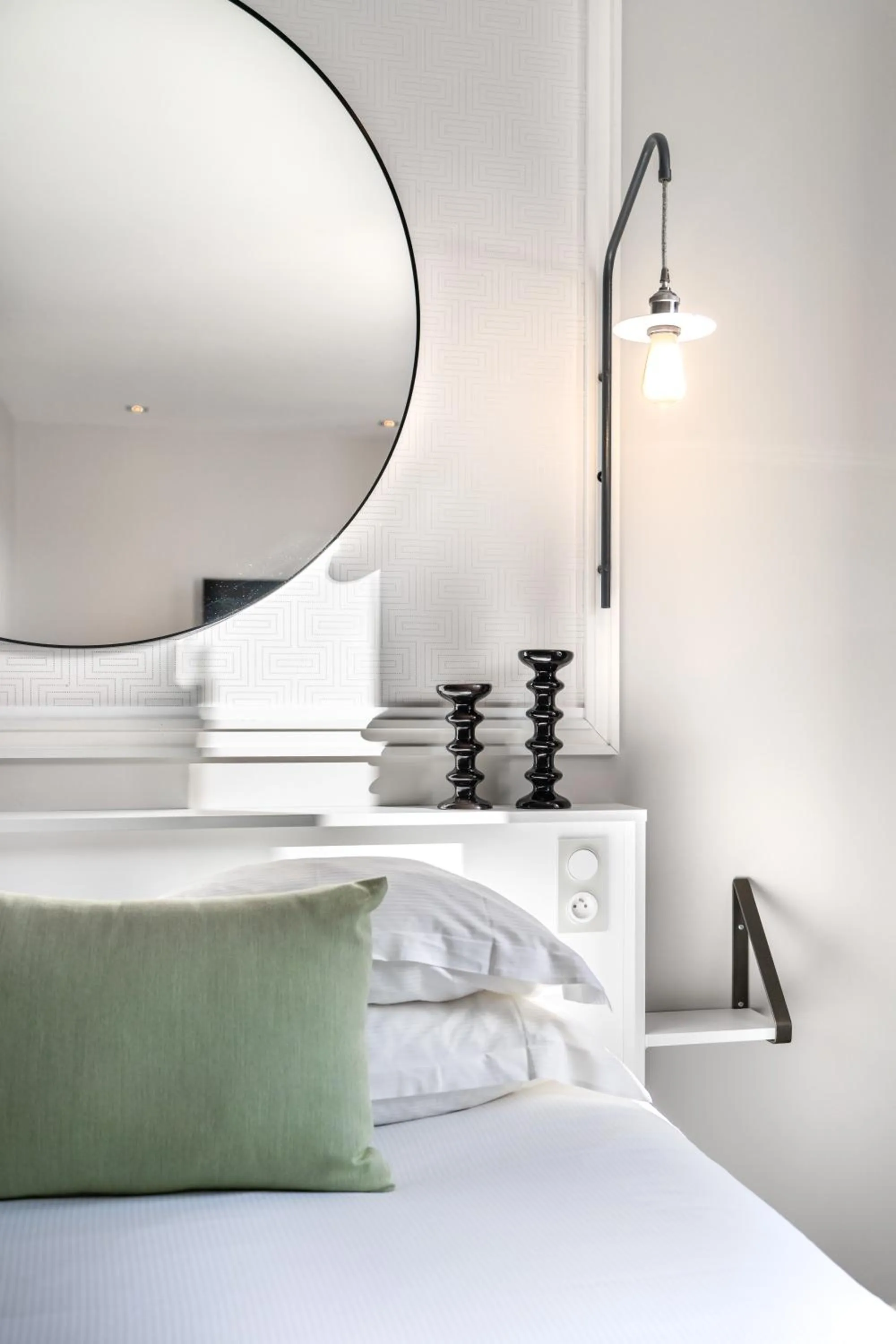 Decorative detail, Bed in Les 2 Villas