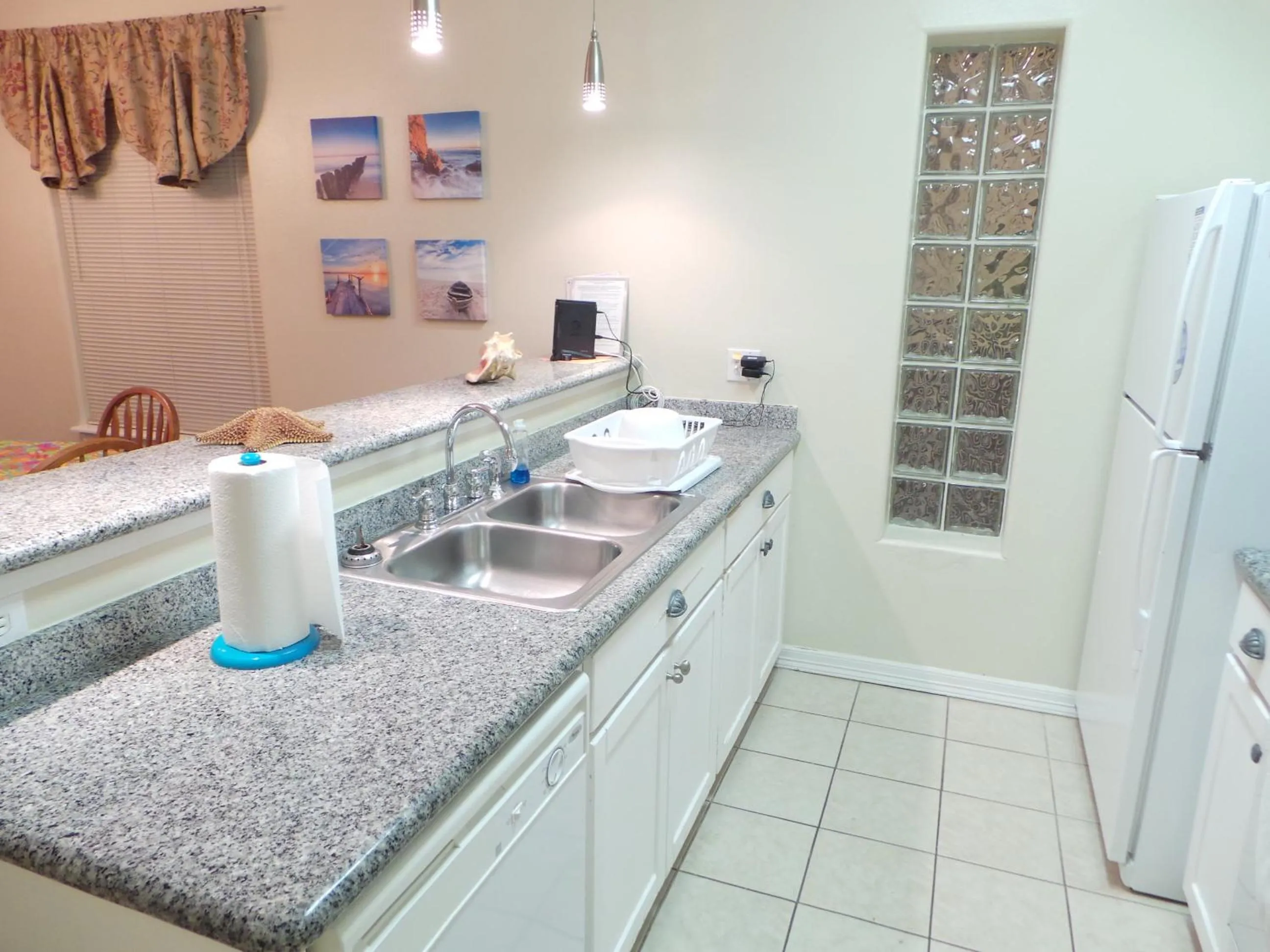 Kitchen or kitchenette in Los Cabos III Condominiums