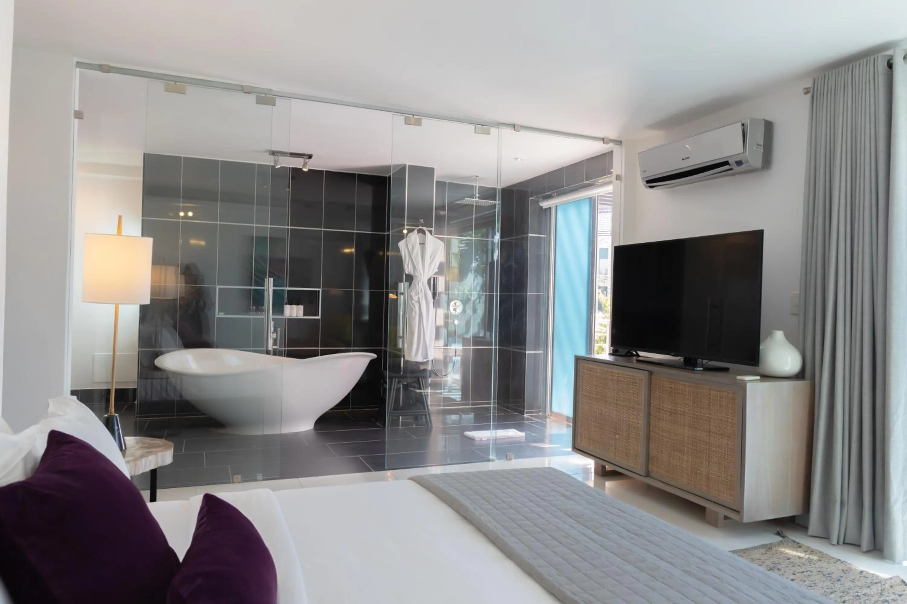 Bathroom, Bed in The Ocean Club, a Luxury Collection Resort, Costa Norte