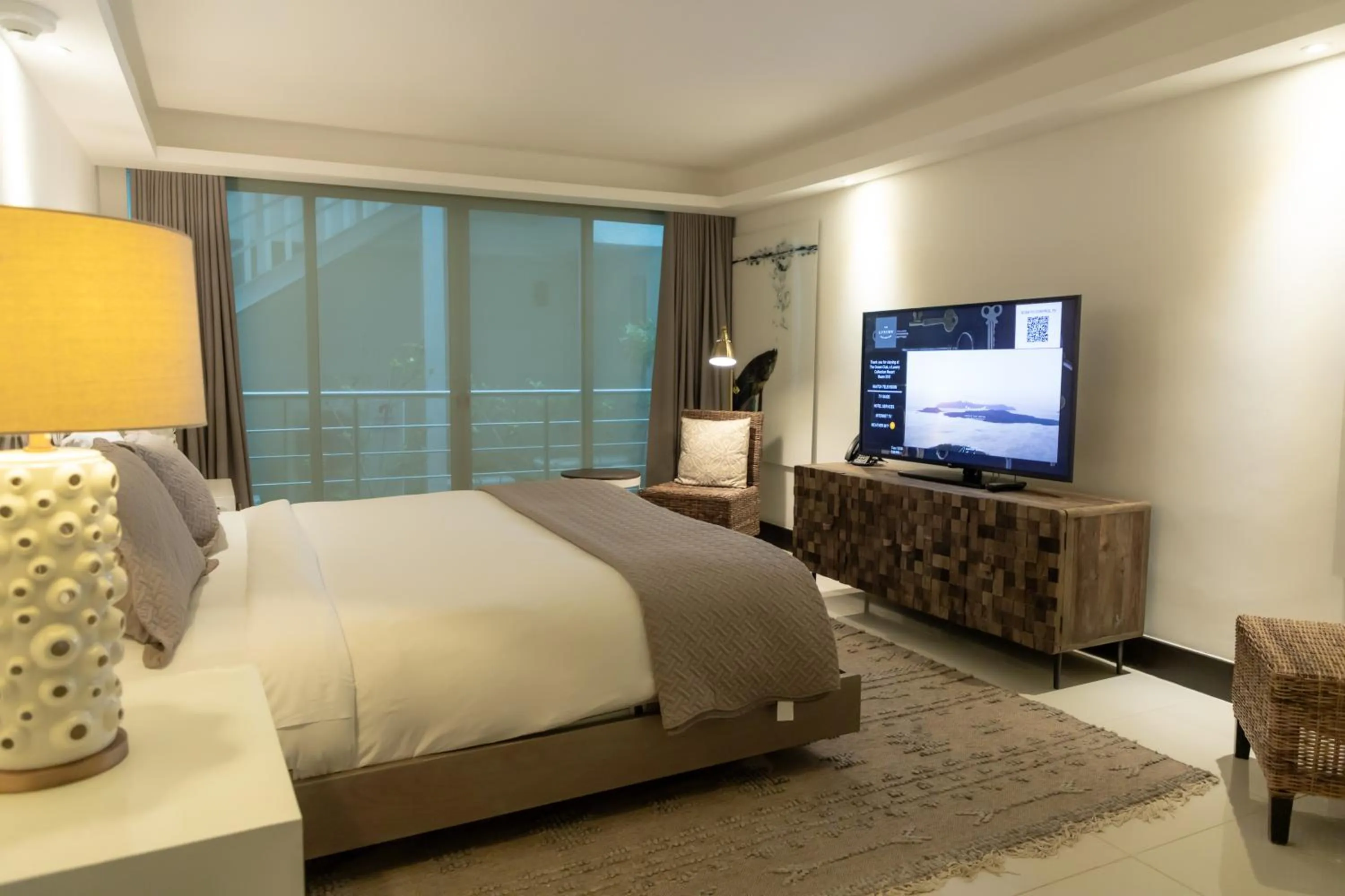 Bed in The Ocean Club, a Luxury Collection Resort, Costa Norte