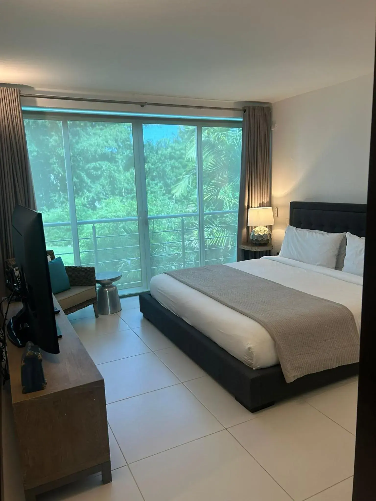 One-Bedroom Suite with Garden View in The Ocean Club, a Luxury Collection Resort, Costa Norte One-Bedroom Suite with Garden View in The Ocean Club, a Luxury Collection Resort, Costa Norte