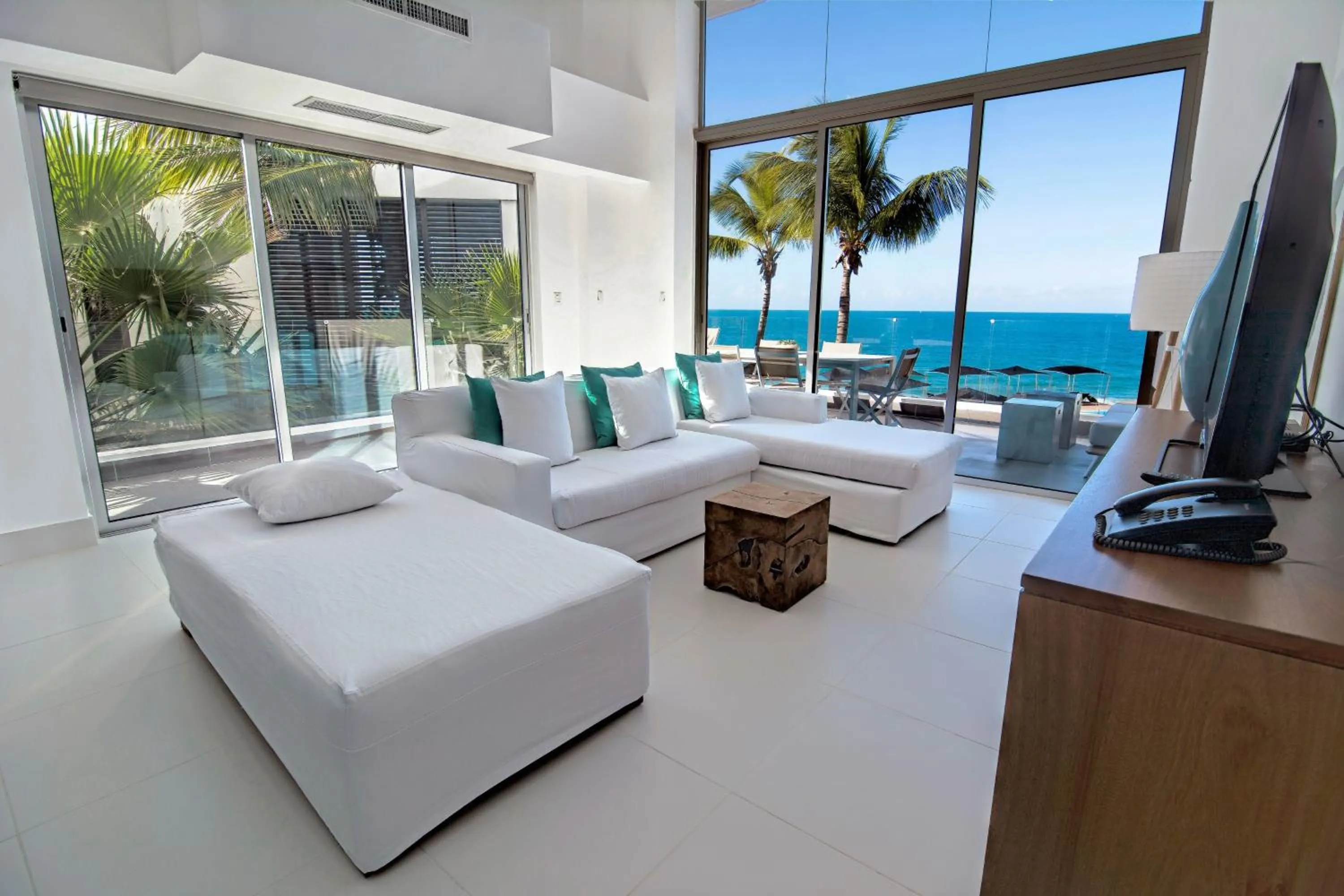 Bedroom, Bed in The Ocean Club, a Luxury Collection Resort, Costa Norte