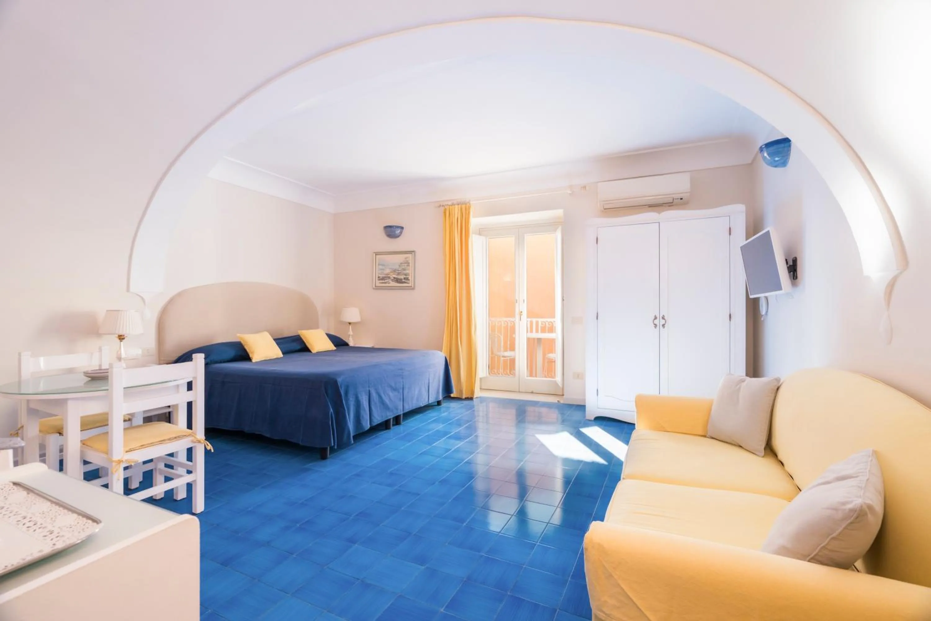 Bed in Villa La Tartana