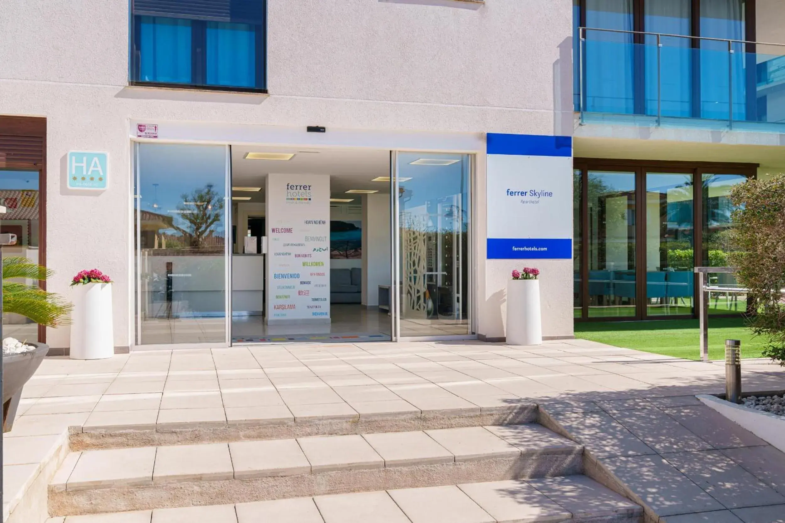 Lobby or reception in Aparthotel Ferrer Skyline Lobby or reception in Aparthotel Ferrer Skyline