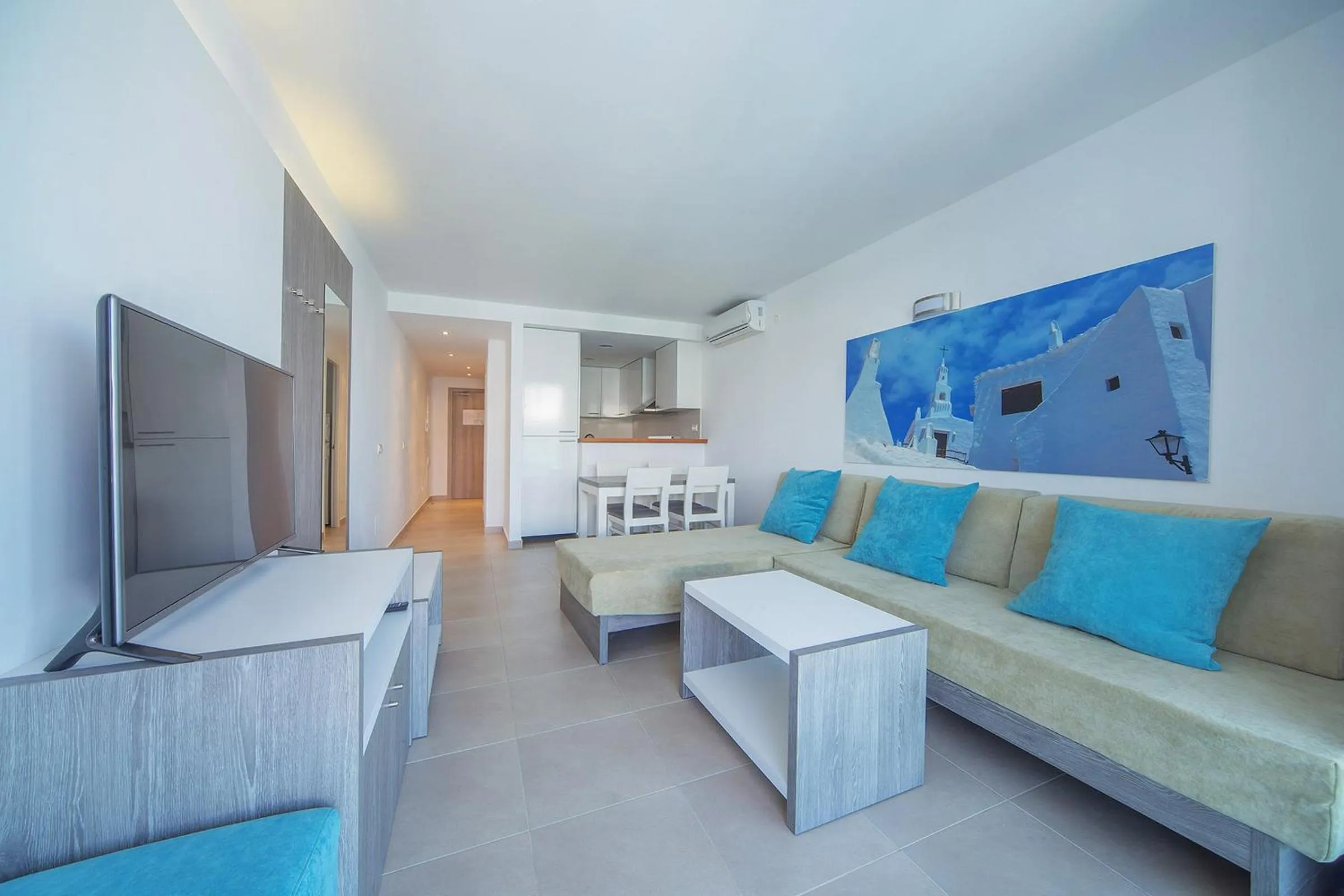 TV and multimedia in Aparthotel Caprice Skyline