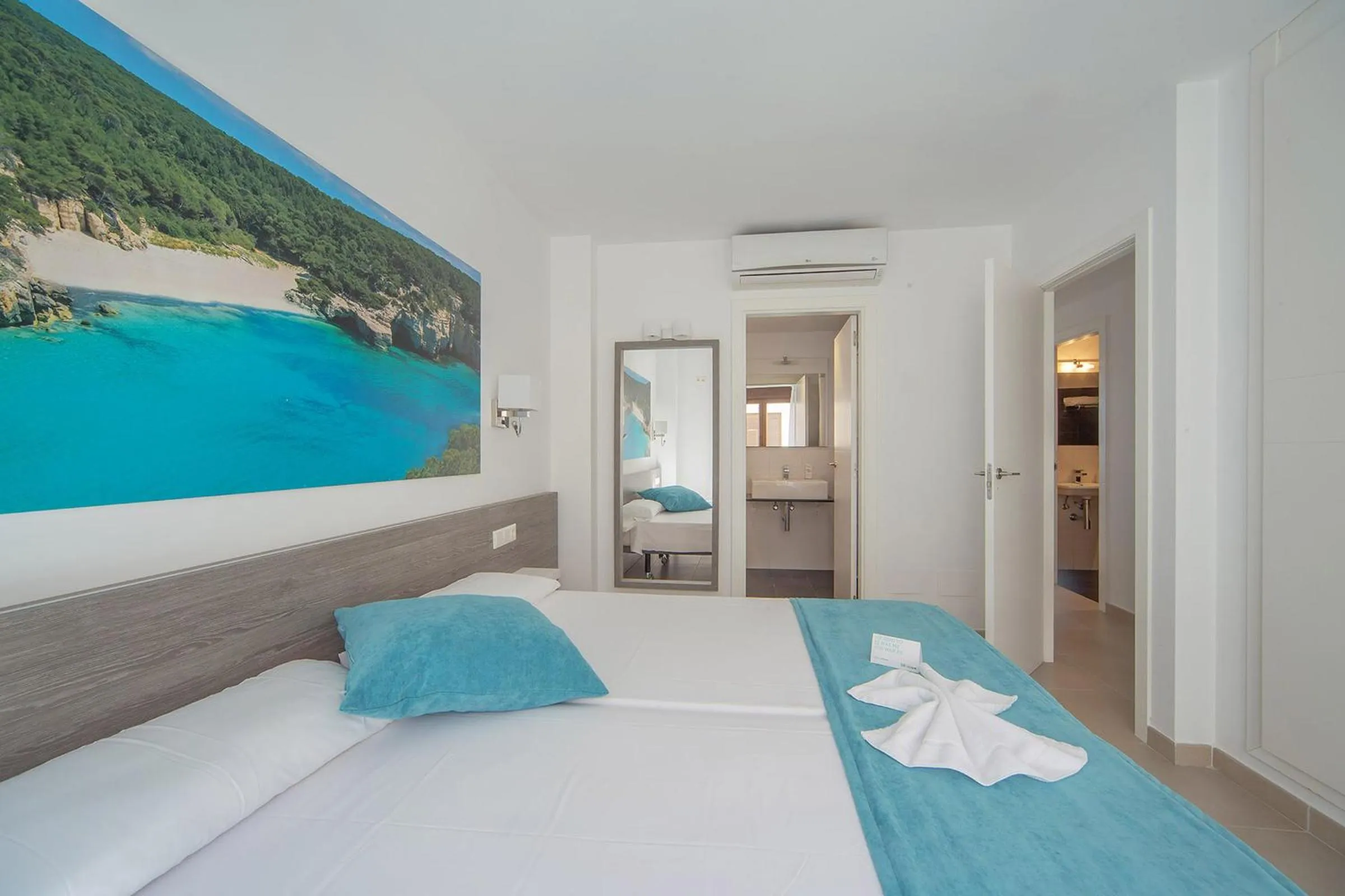 Bedroom in Aparthotel Caprice Skyline