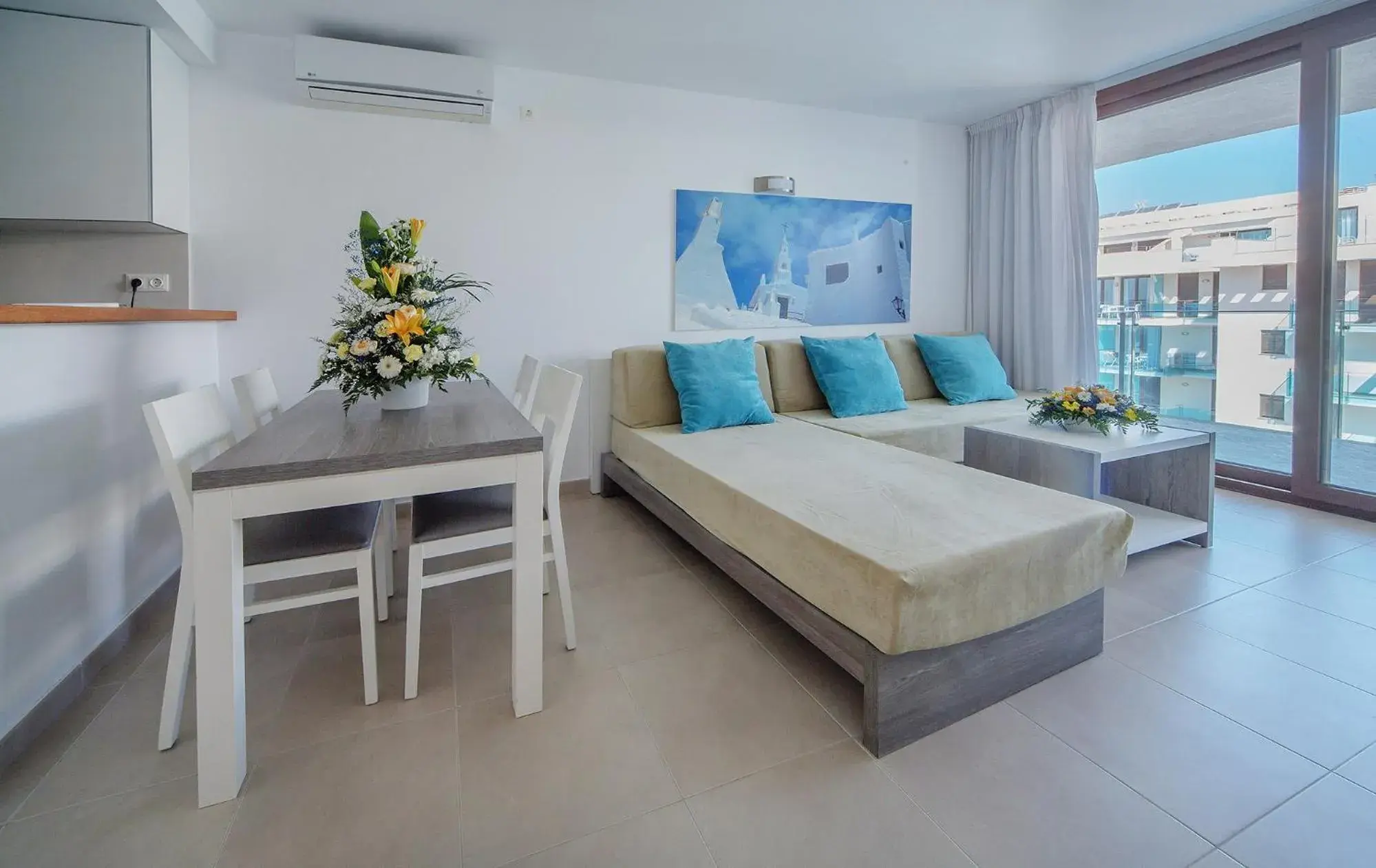 Living room, Bed in Aparthotel Ferrer Skyline Living room, Bed in Aparthotel Ferrer Skyline