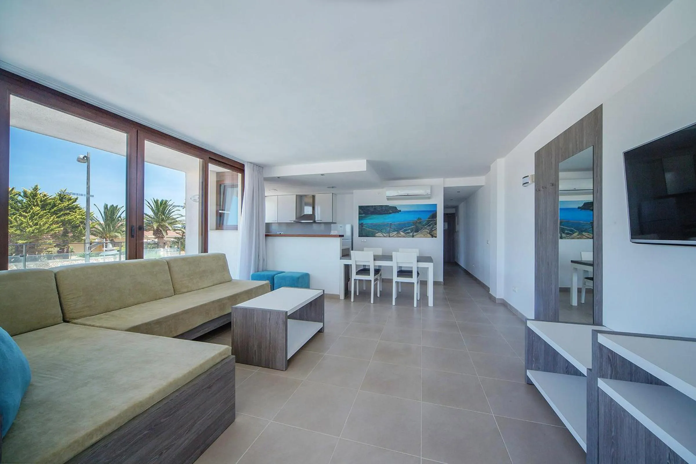 Living room in Aparthotel Caprice Skyline