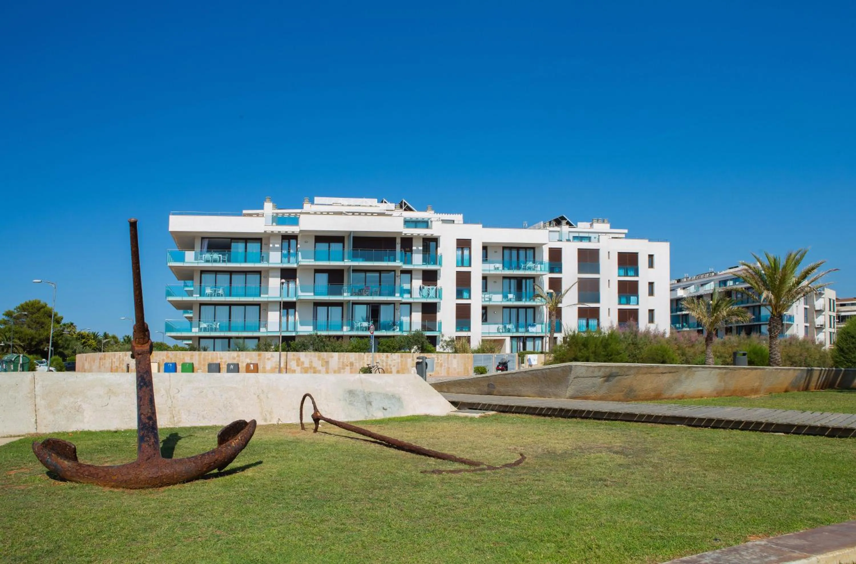 Facade/entrance in Aparthotel Caprice Skyline