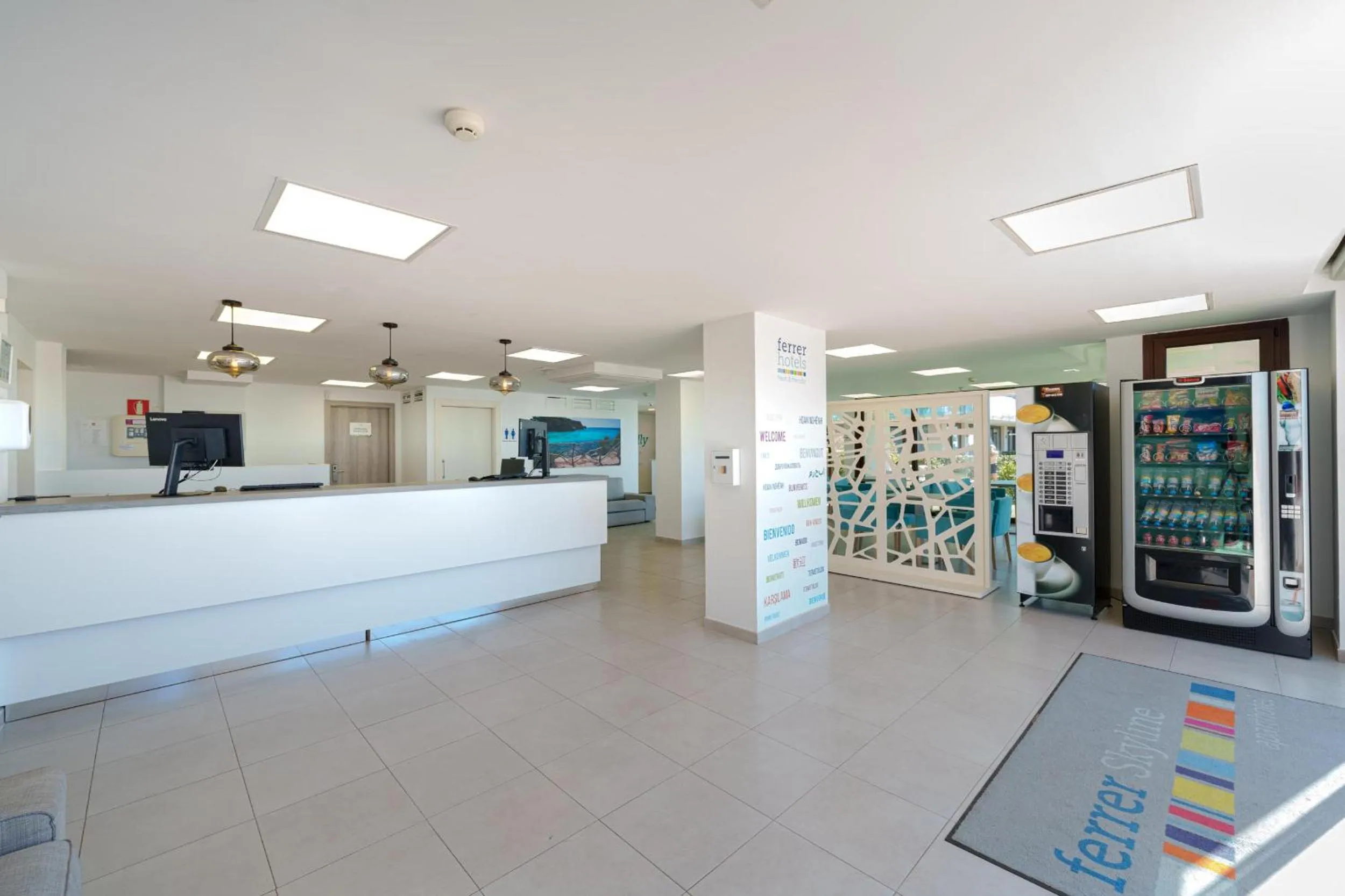 Lobby or reception in Aparthotel Caprice Skyline