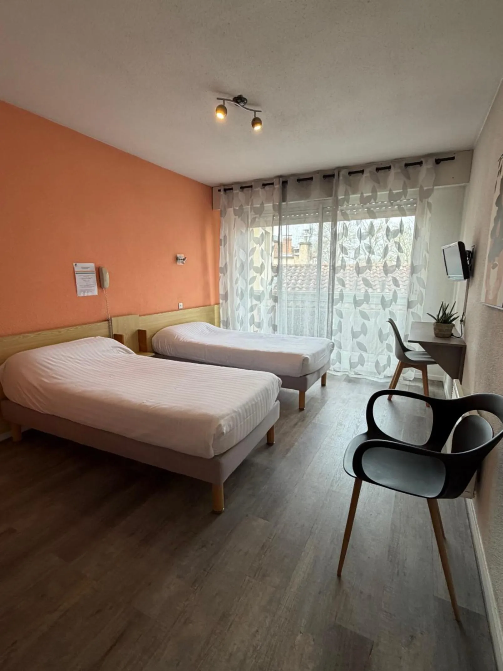 Bedroom, Bed in Hotel Bains Sarrailh