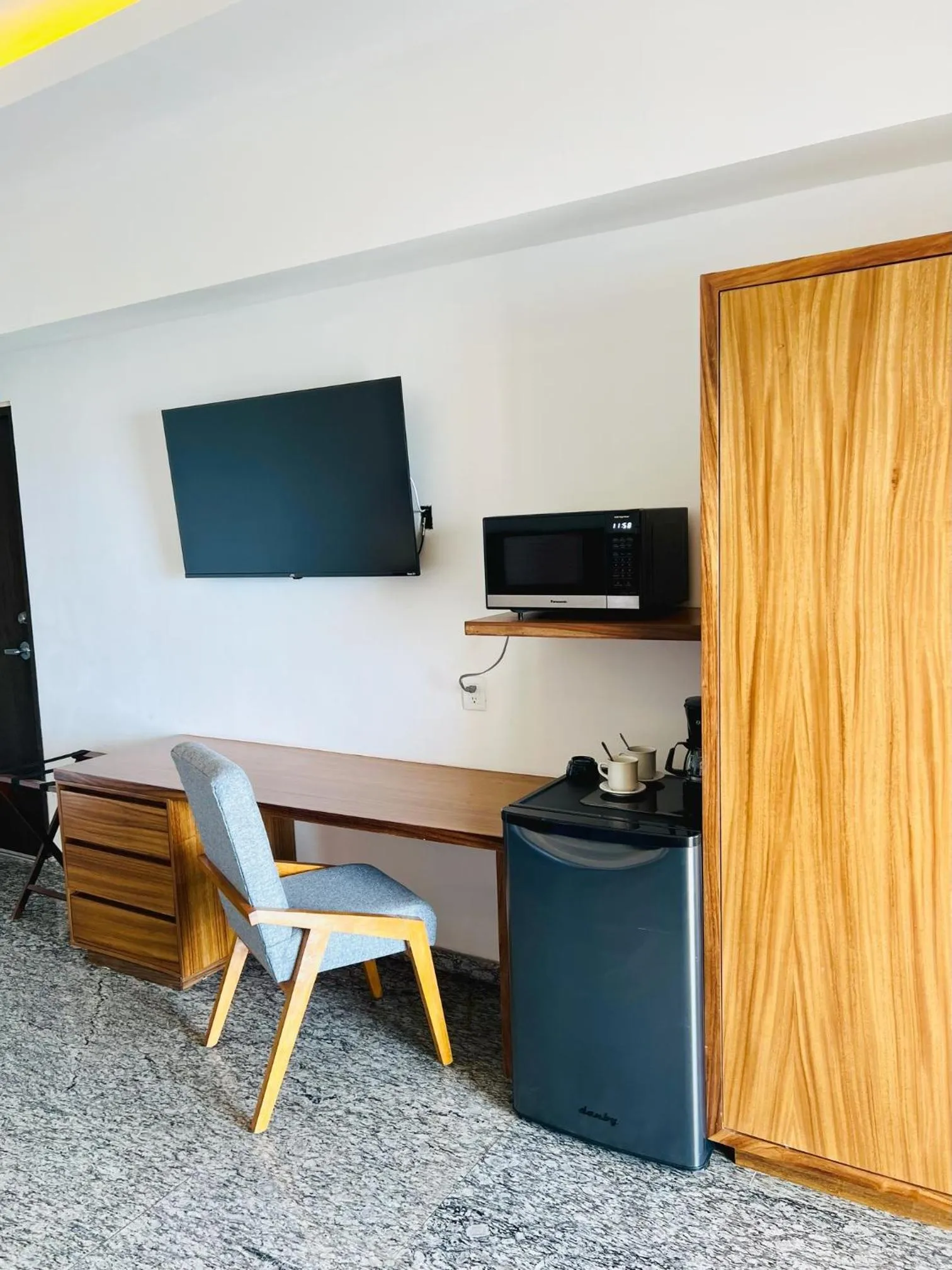 TV and multimedia in Los Picos Hotel & Suites Bucerias