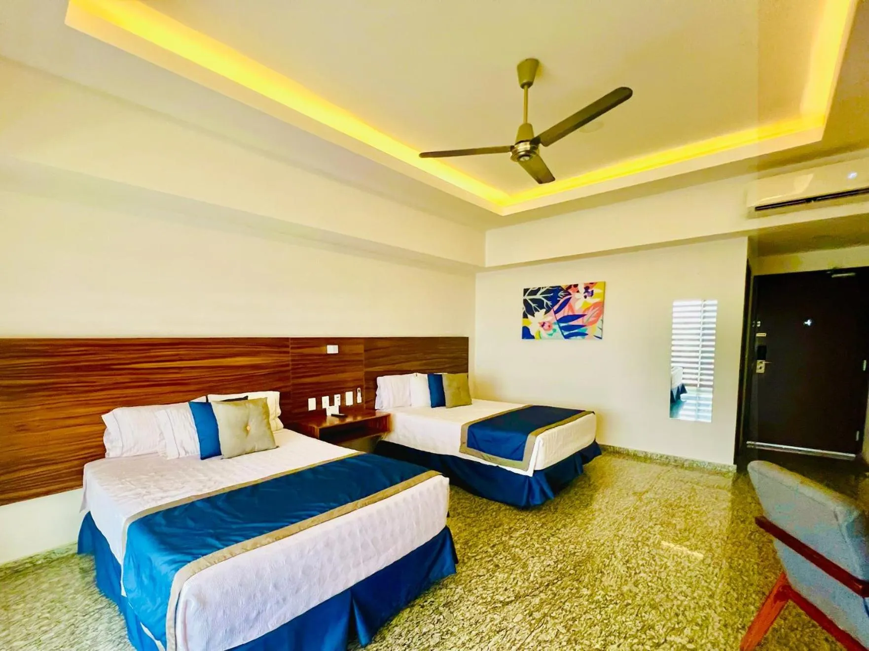 Bed in Los Picos Hotel & Suites Bucerias