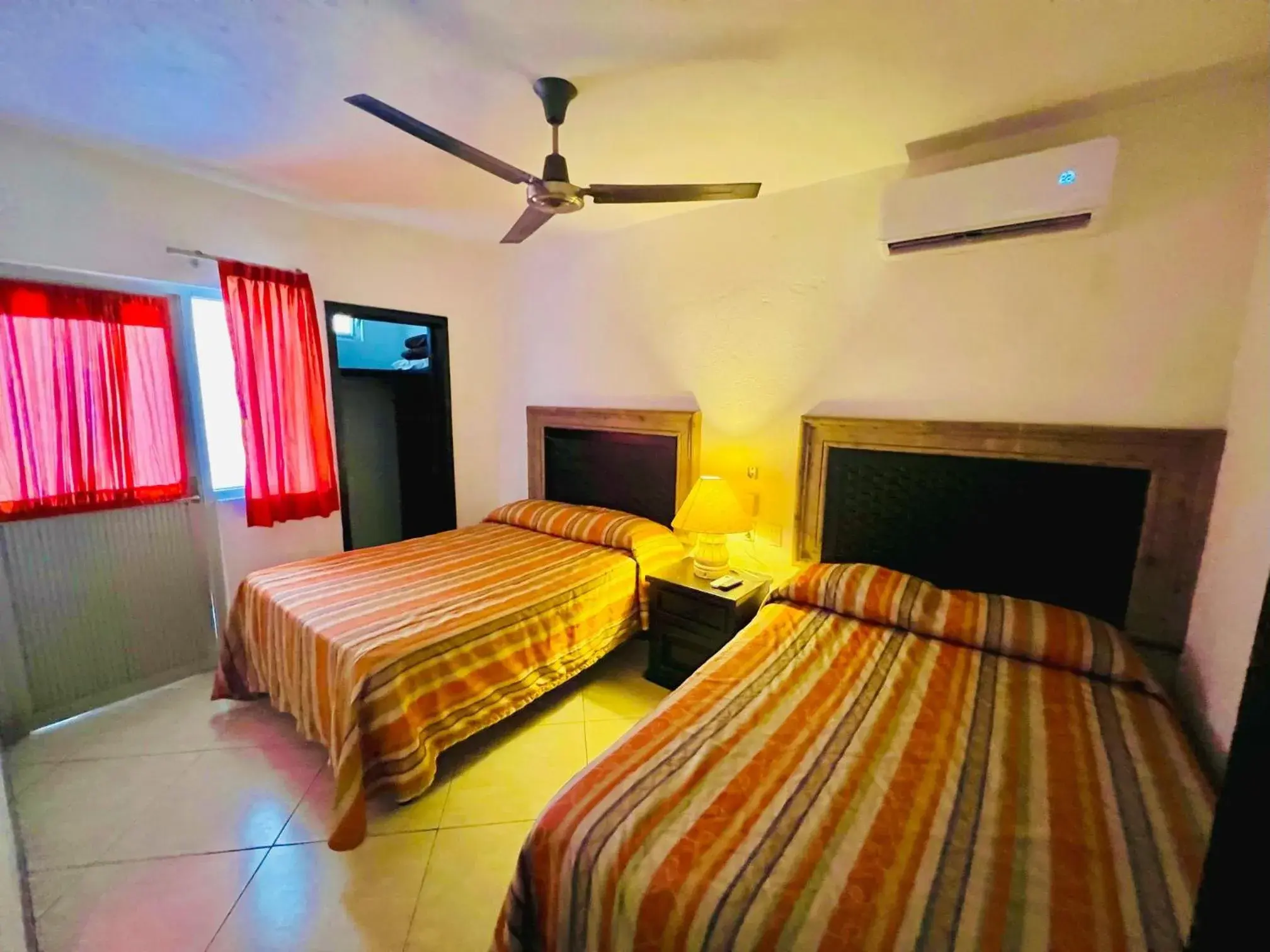 Standard Double or Twin Room with Sea View in Los Picos Hotel & Suites Bucerias Standard Double or Twin Room with Sea View in Los Picos Hotel & Suites Bucerias