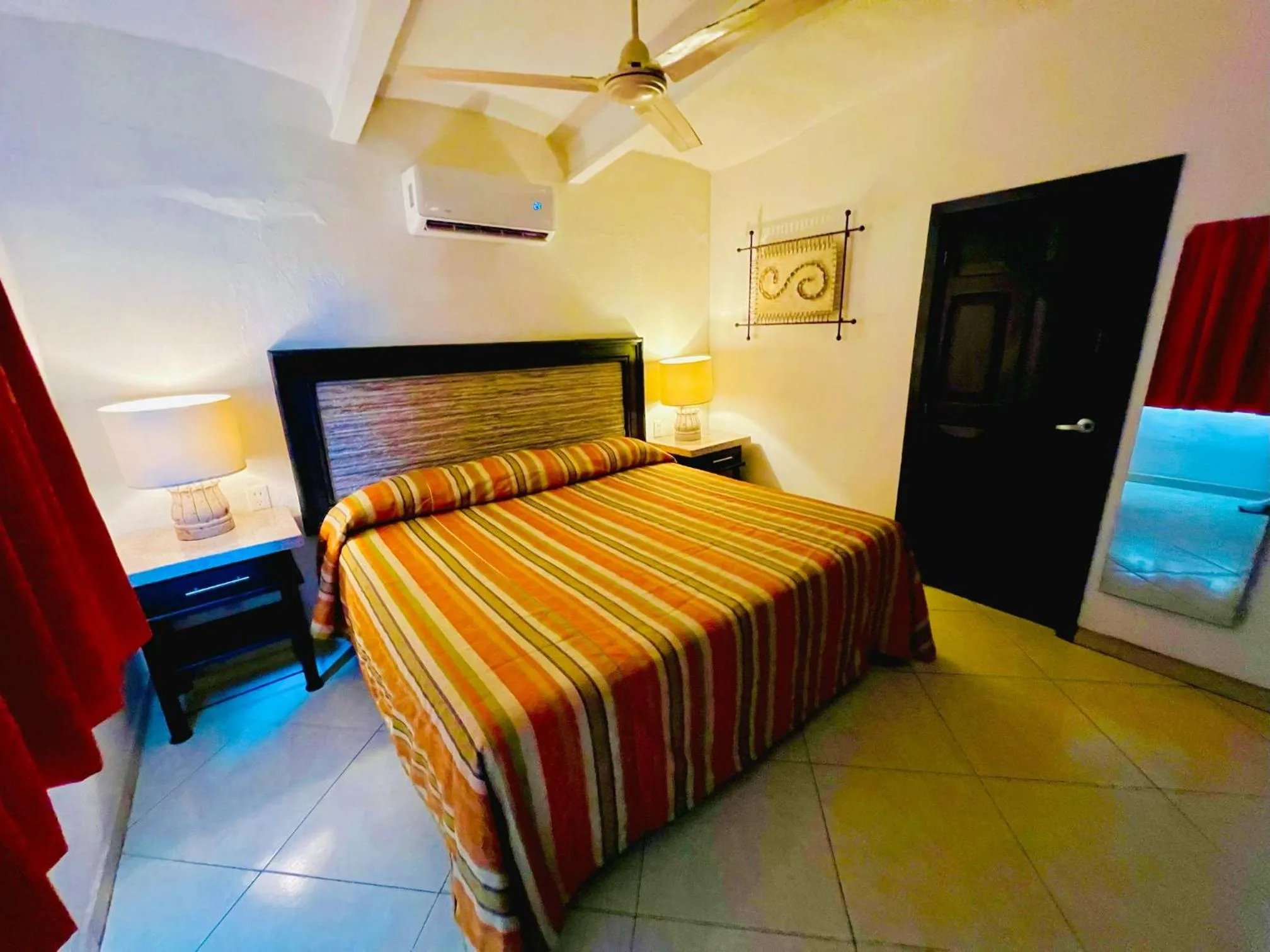 Bed in Los Picos Hotel & Suites Bucerias