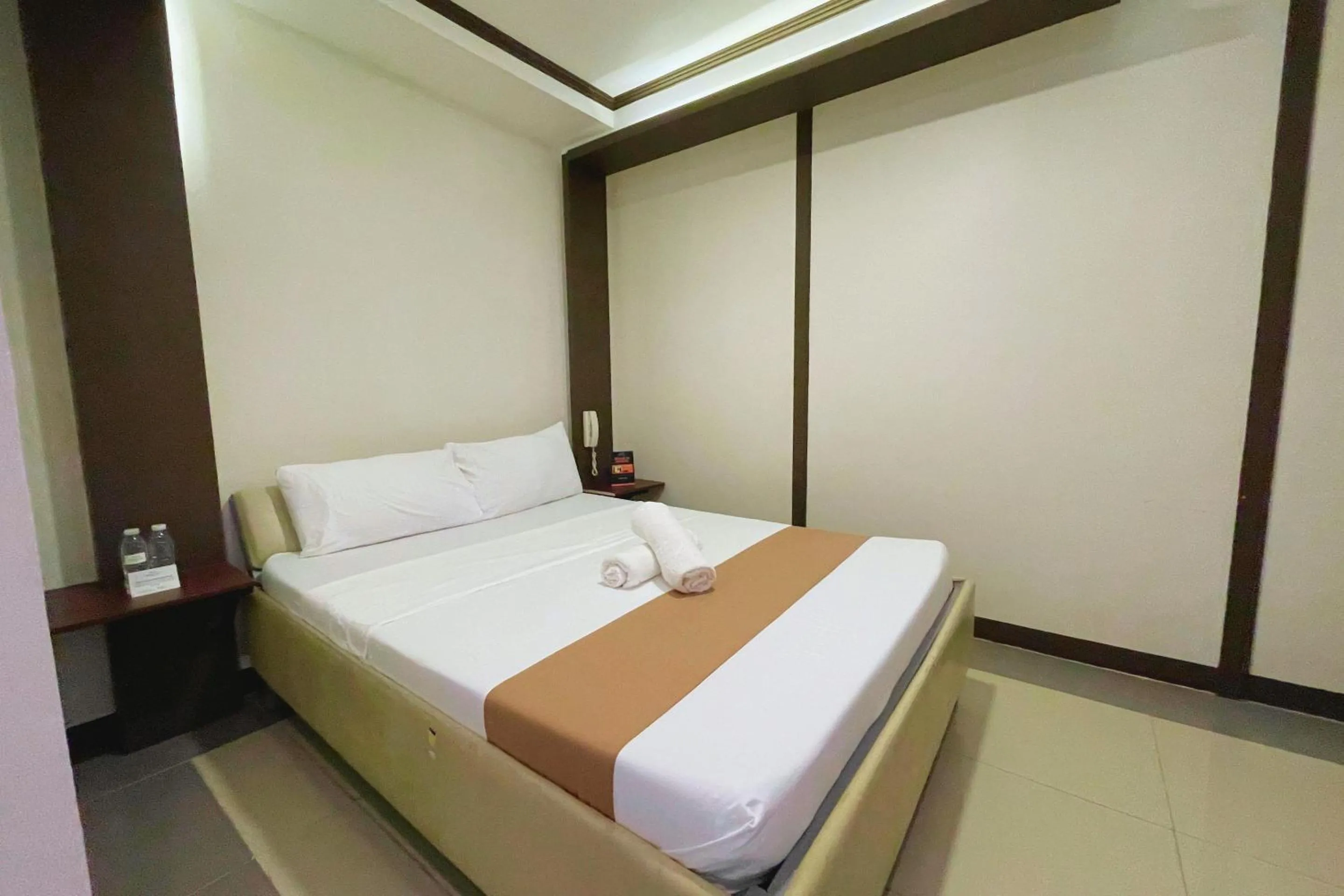Bedroom, Bed in Hidden Key Inn Tarlac