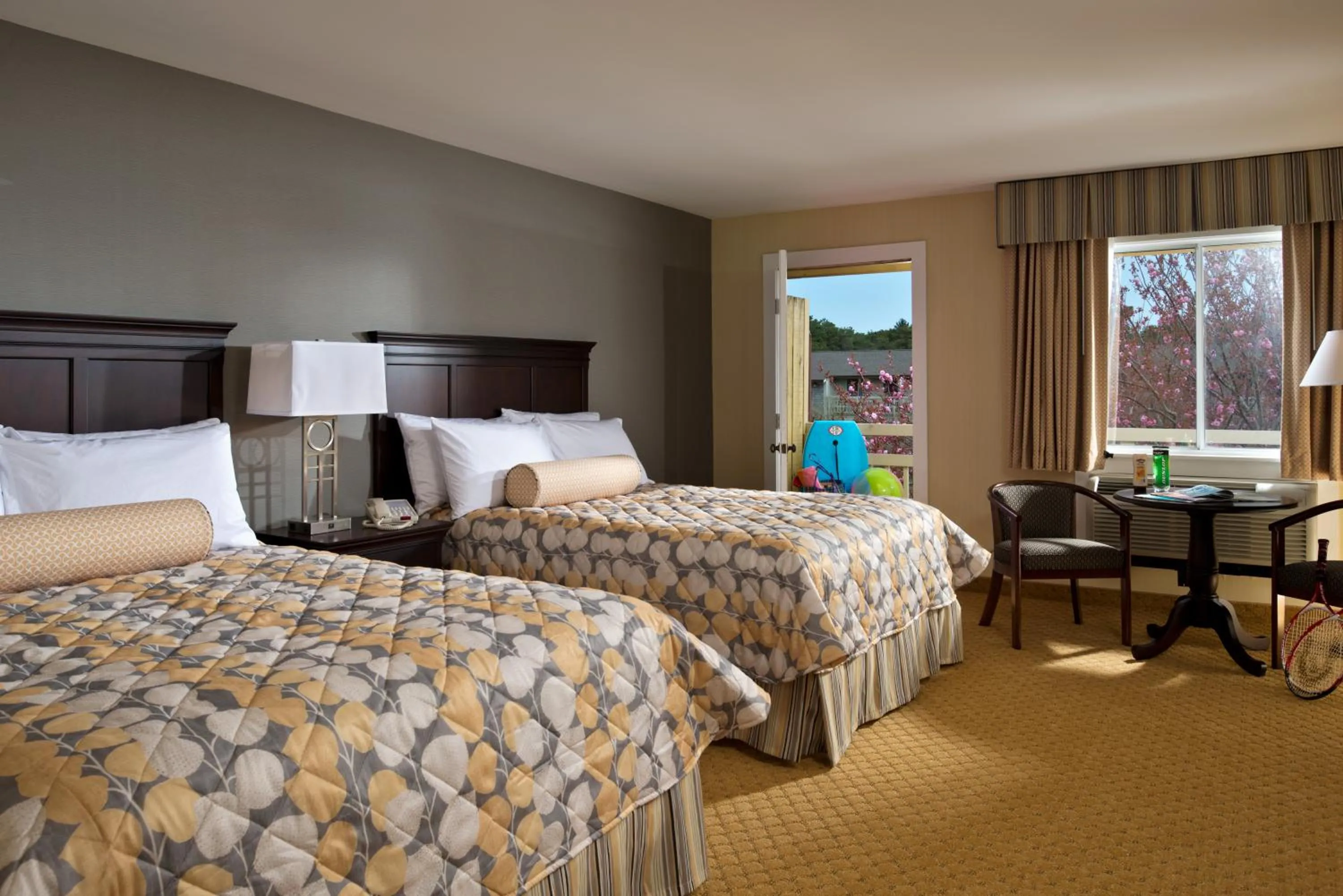 Photo of the whole room, Bed in Wellfleet Motel & Lodge