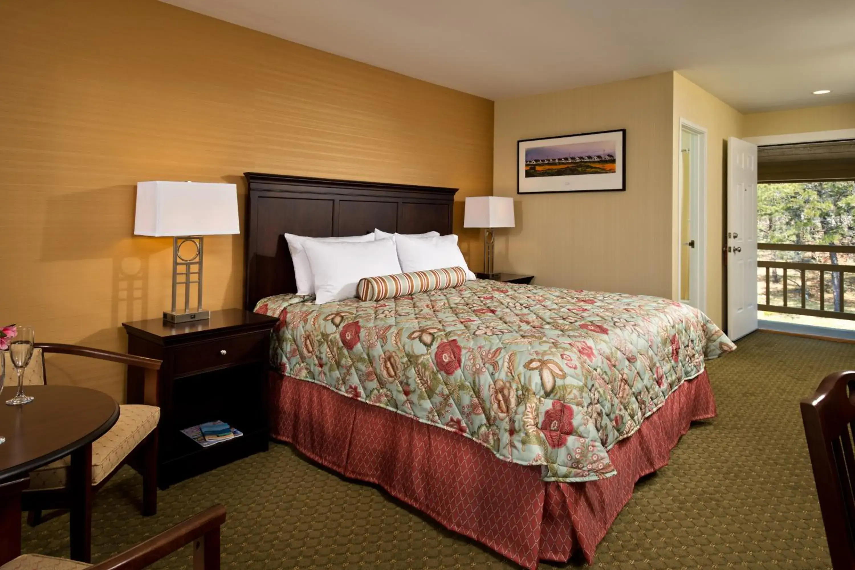 King Room with Courtyard View in Wellfleet Motel & Lodge King Room with Courtyard View in Wellfleet Motel & Lodge