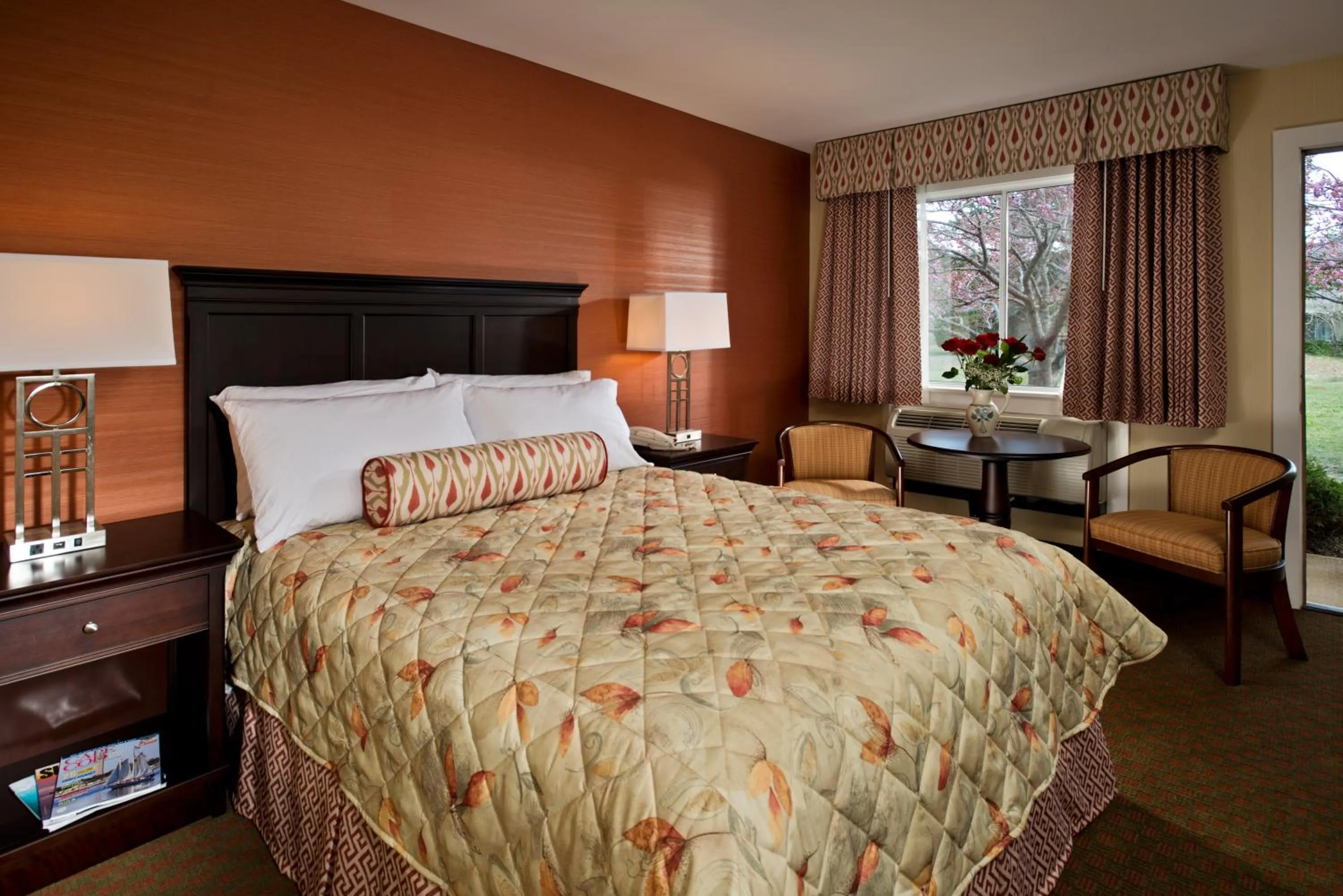 Photo of the whole room, Bed in Wellfleet Motel & Lodge