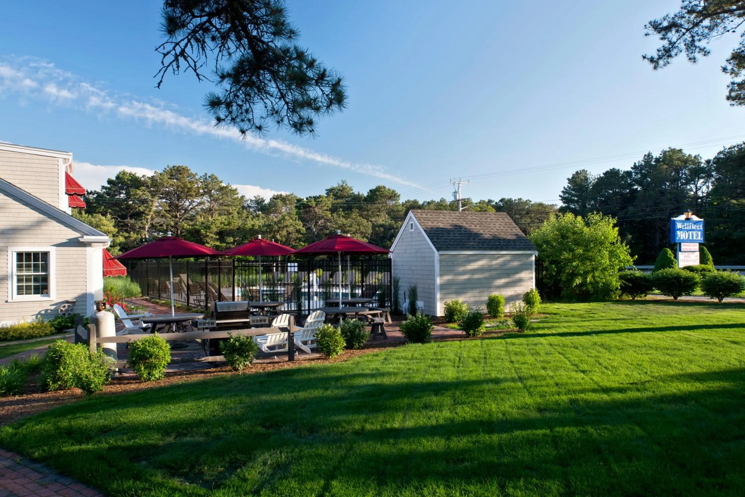 BBQ facilities in Wellfleet Motel & Lodge