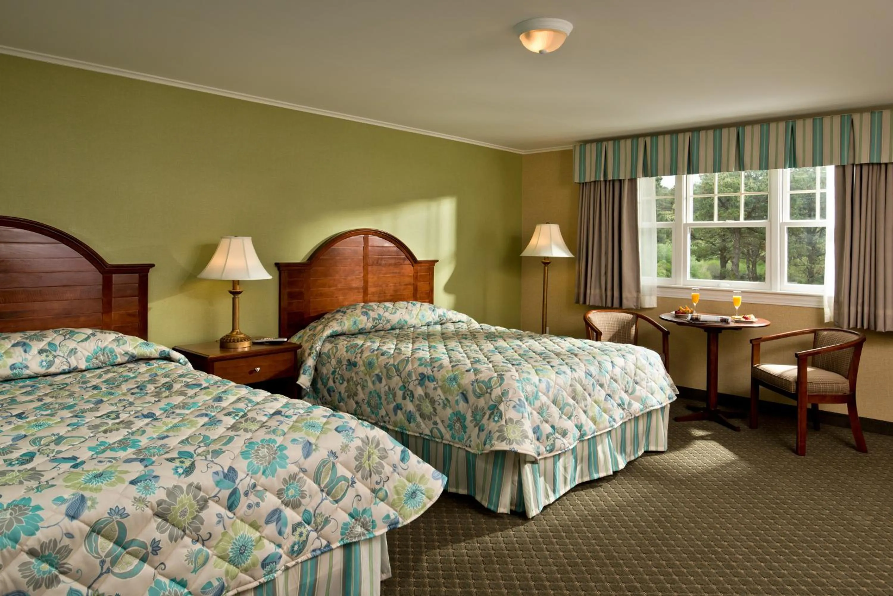 Photo of the whole room, Bed in Wellfleet Motel & Lodge