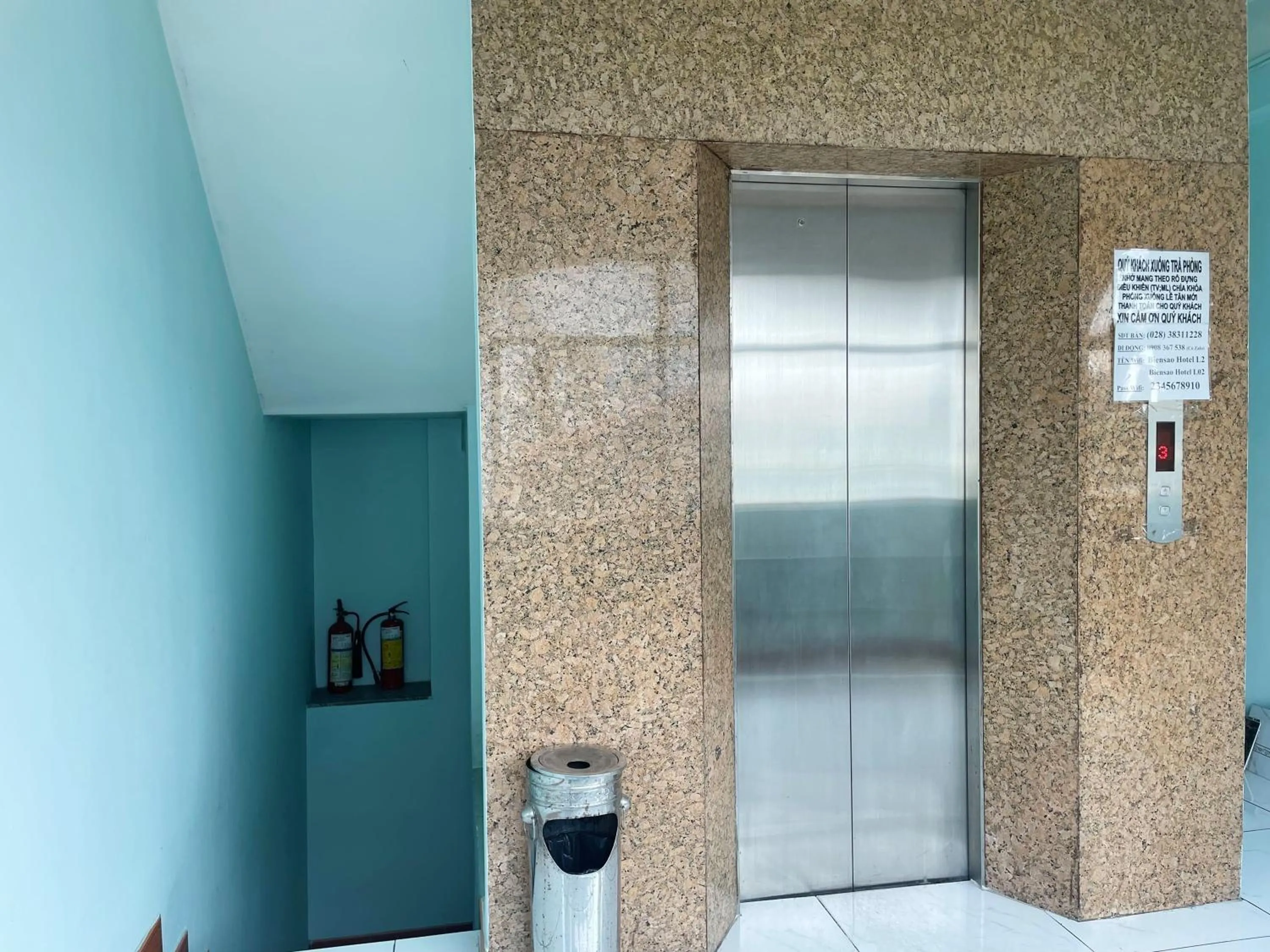 elevator in Bien Sao Hotel