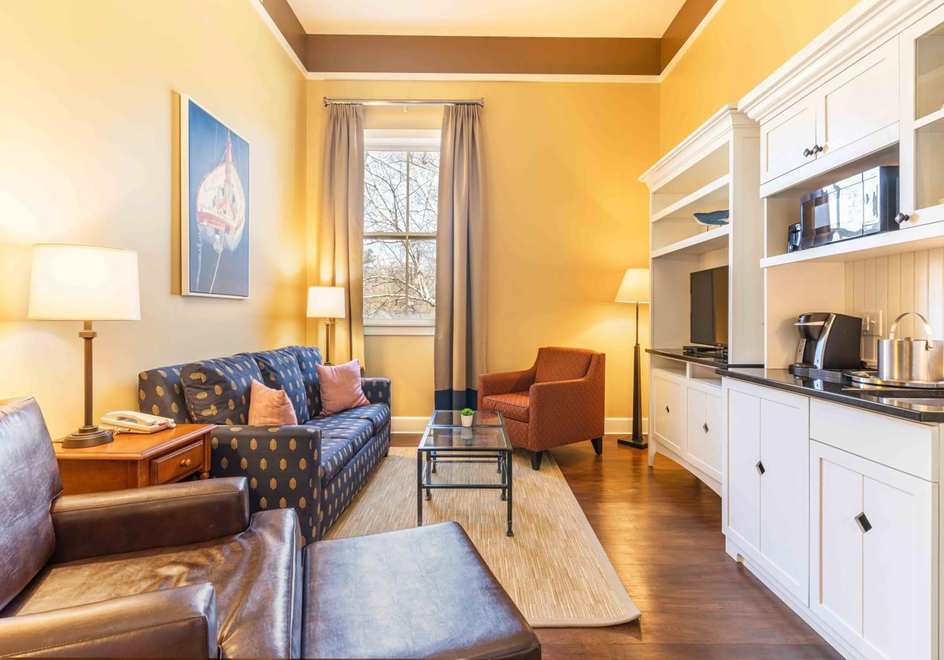 Living room in Inn at Diamond Cove