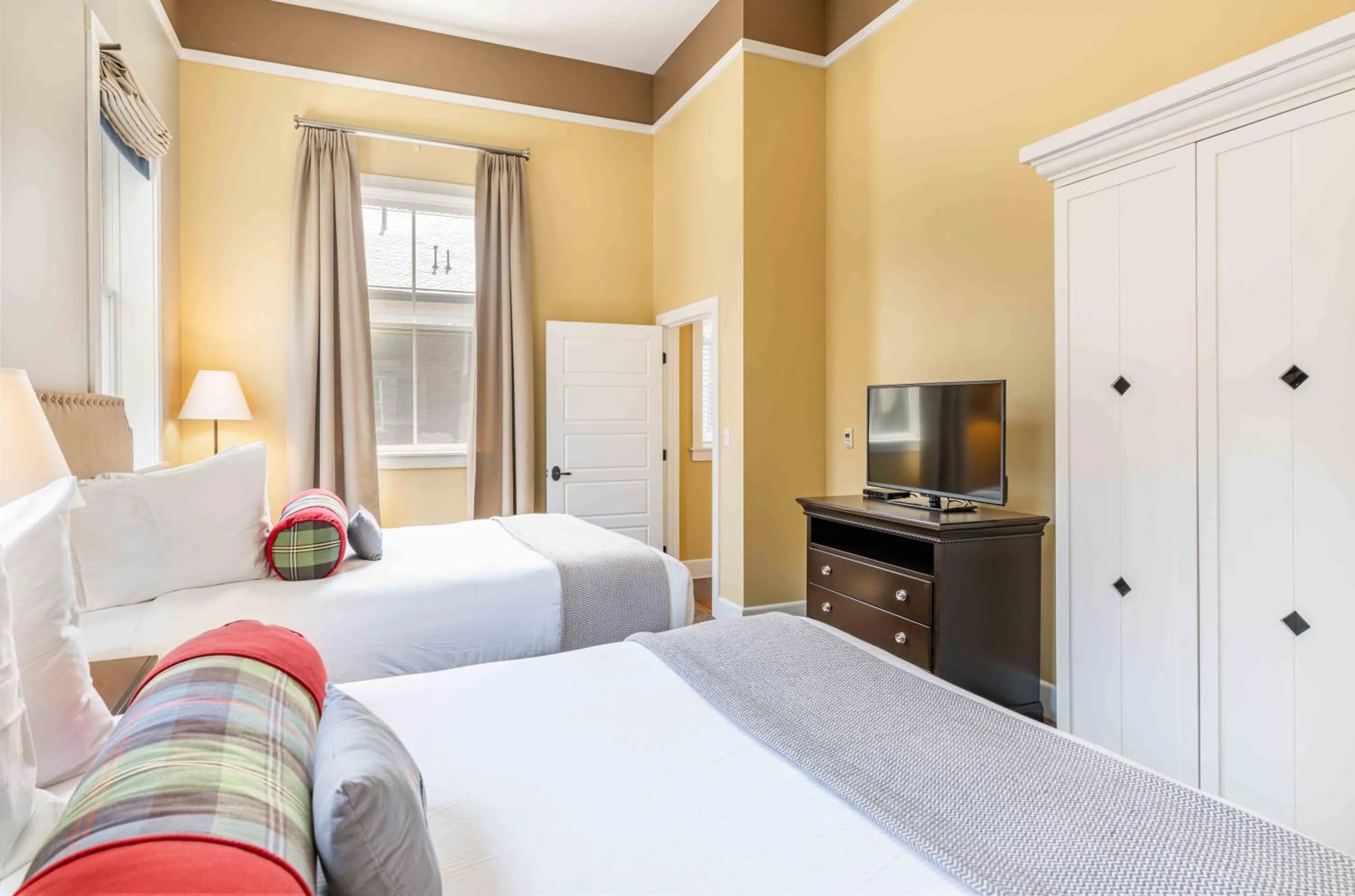 Bedroom, Bed in Inn at Diamond Cove