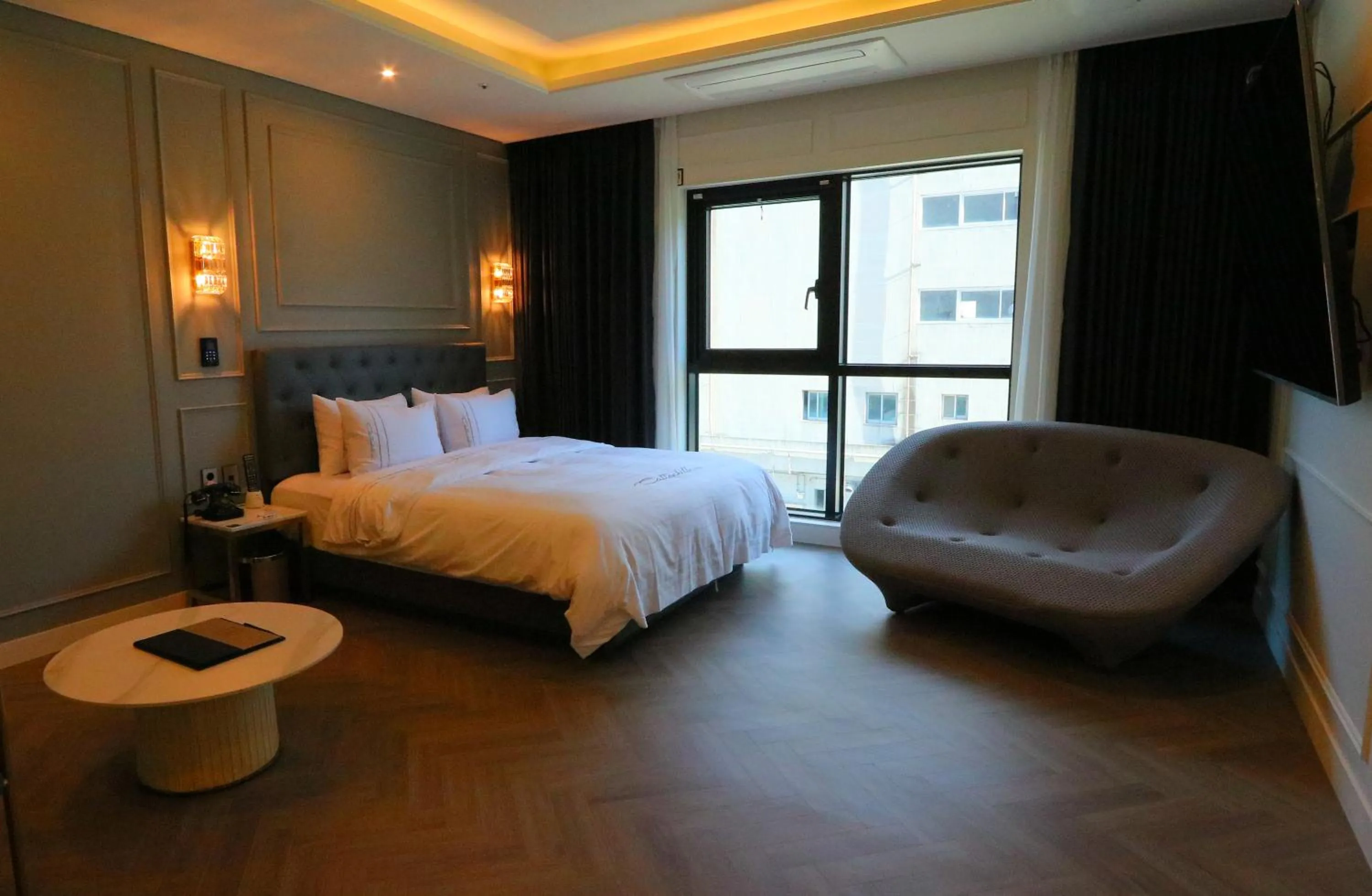 Bed in Mokpo Caltonhill Hotel