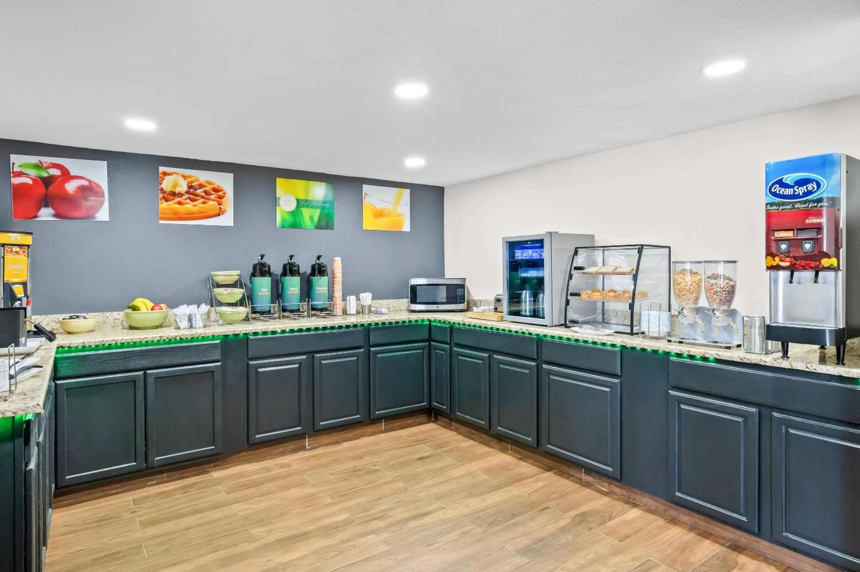 Breakfast in Quality Inn Little Rock on I-30 Near Littlerock airport