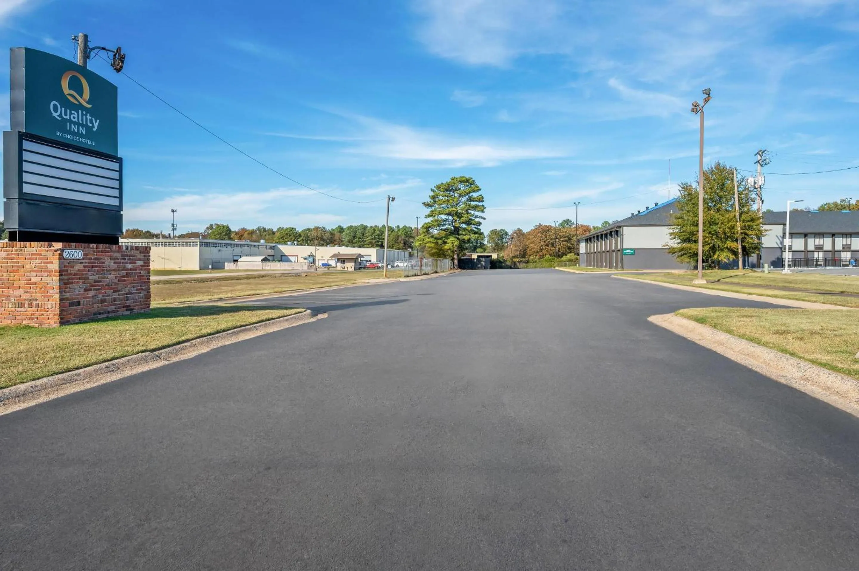 Property building in Quality Inn Little Rock on I-30 Near Littlerock airport