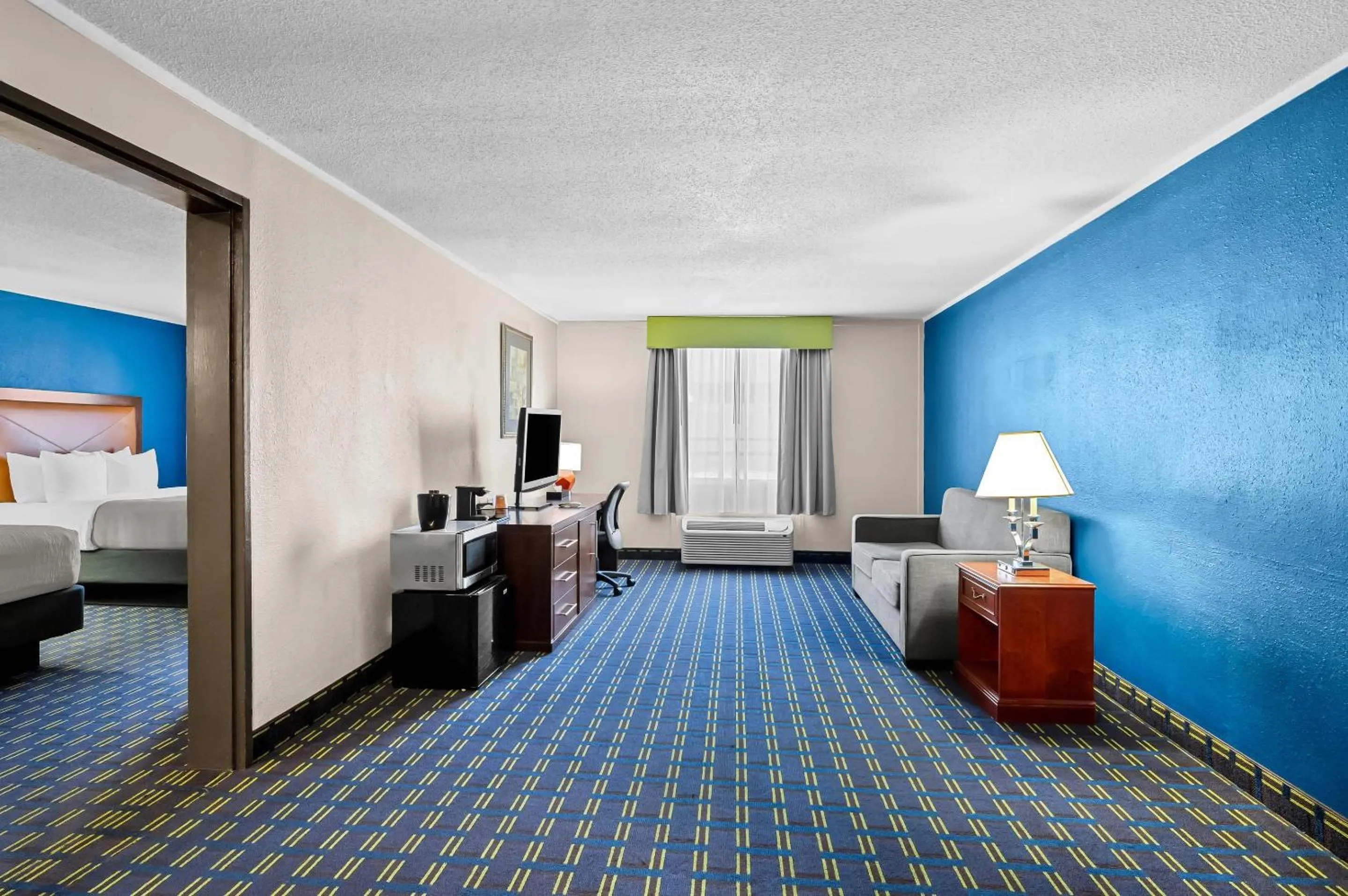 Bedroom, Bed in Quality Inn Little Rock on I-30 Near Littlerock airport