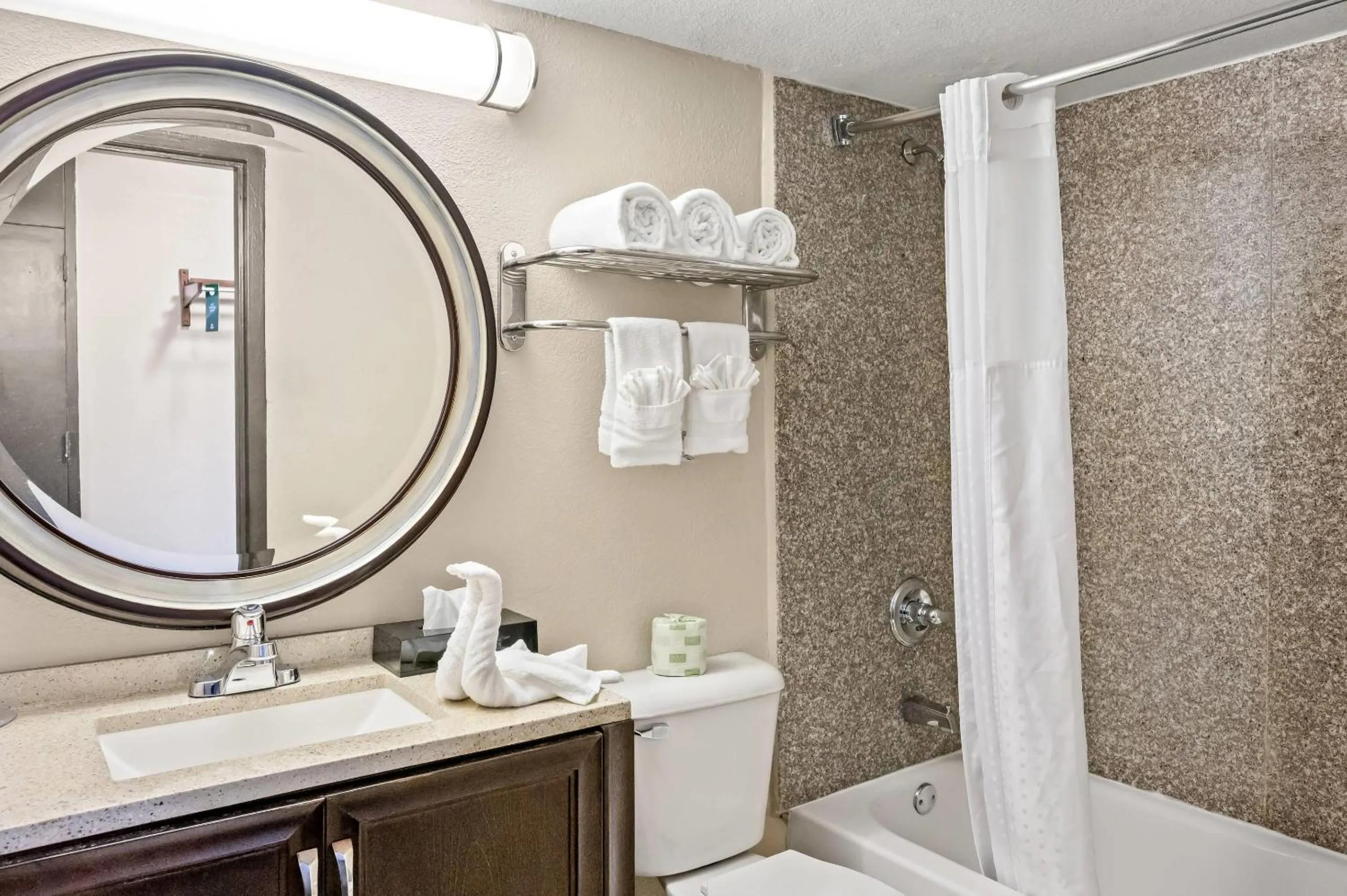 Bedroom in Quality Inn Little Rock on I-30 Near Littlerock airport