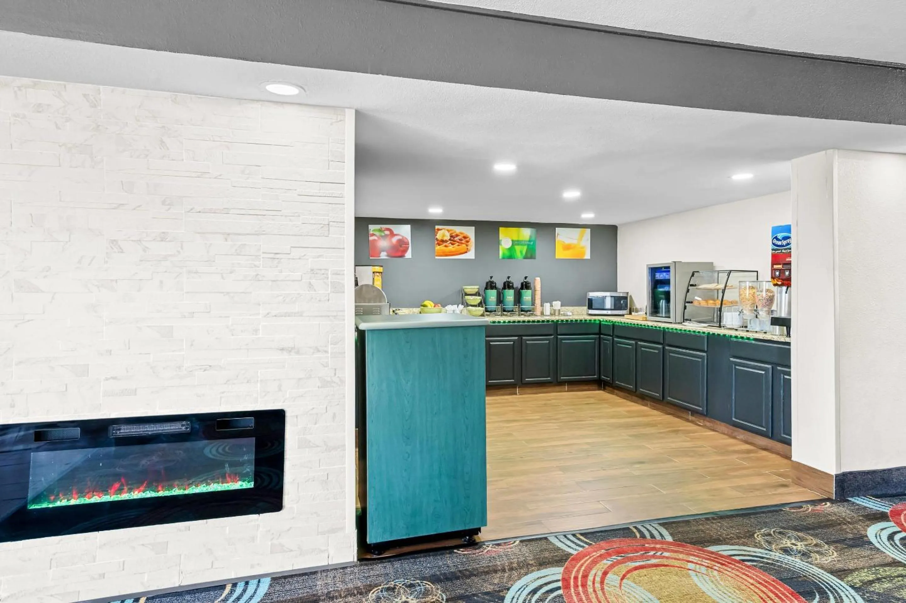 Breakfast in Quality Inn Little Rock on I-30 Near Littlerock airport