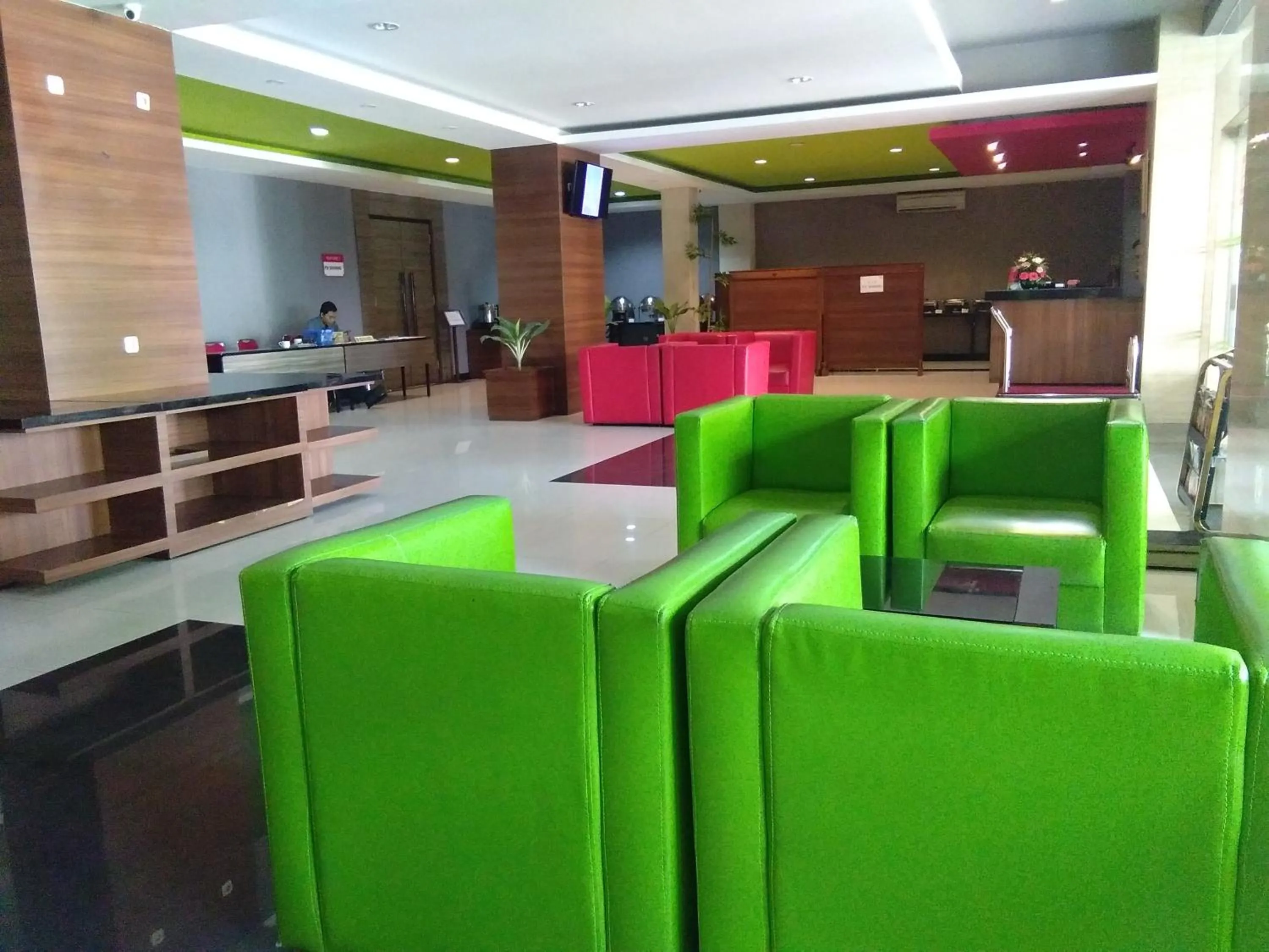 Lobby or reception in Hotel Candi Indah Akpol Semarang