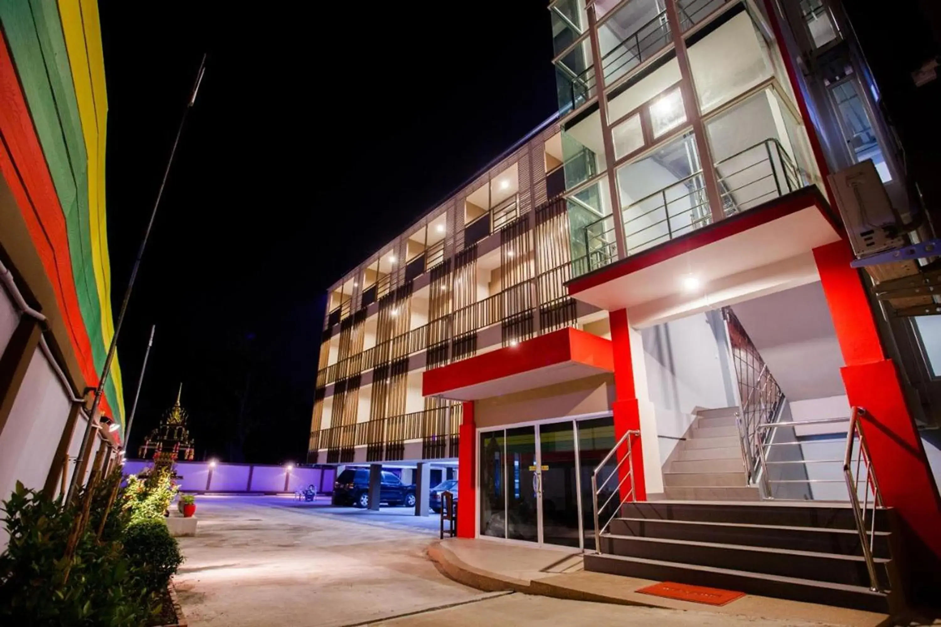 Property building in Smile Place Hotel Chiang Rai Property building in Smile Place Hotel Chiang Rai