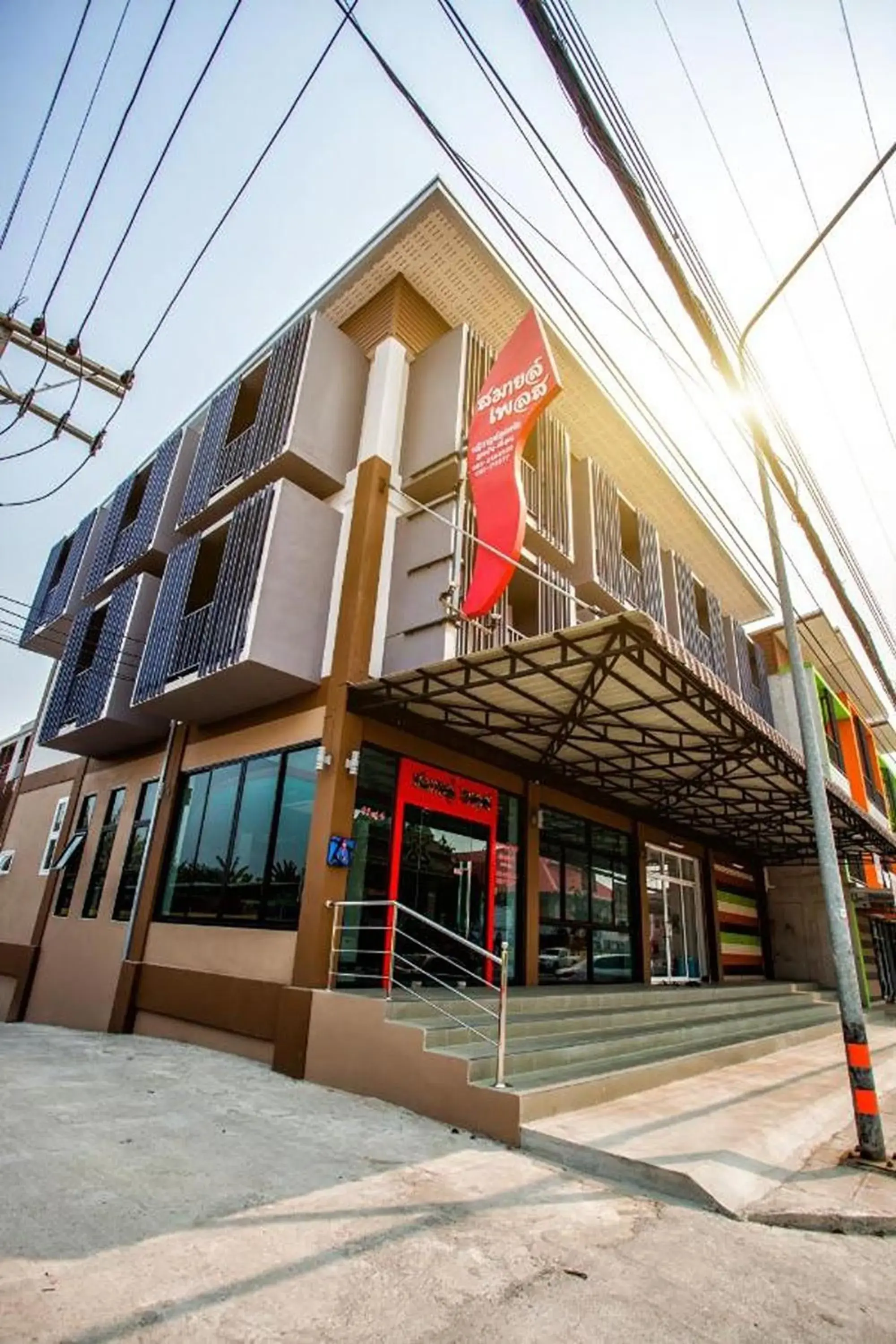 Property building in Smile Place Hotel Chiang Rai Property building in Smile Place Hotel Chiang Rai