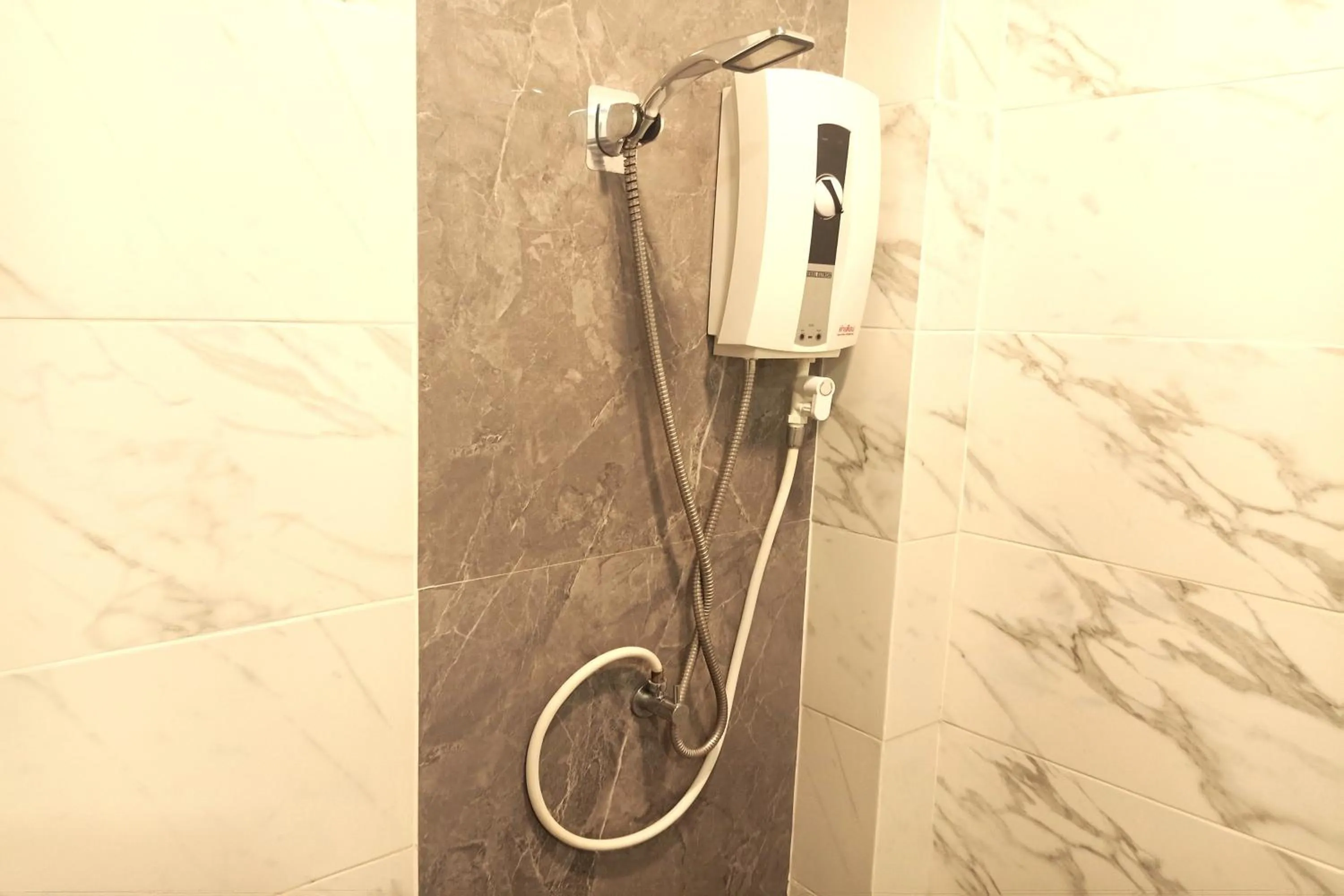 Shower in Smile Place Hotel Chiang Rai