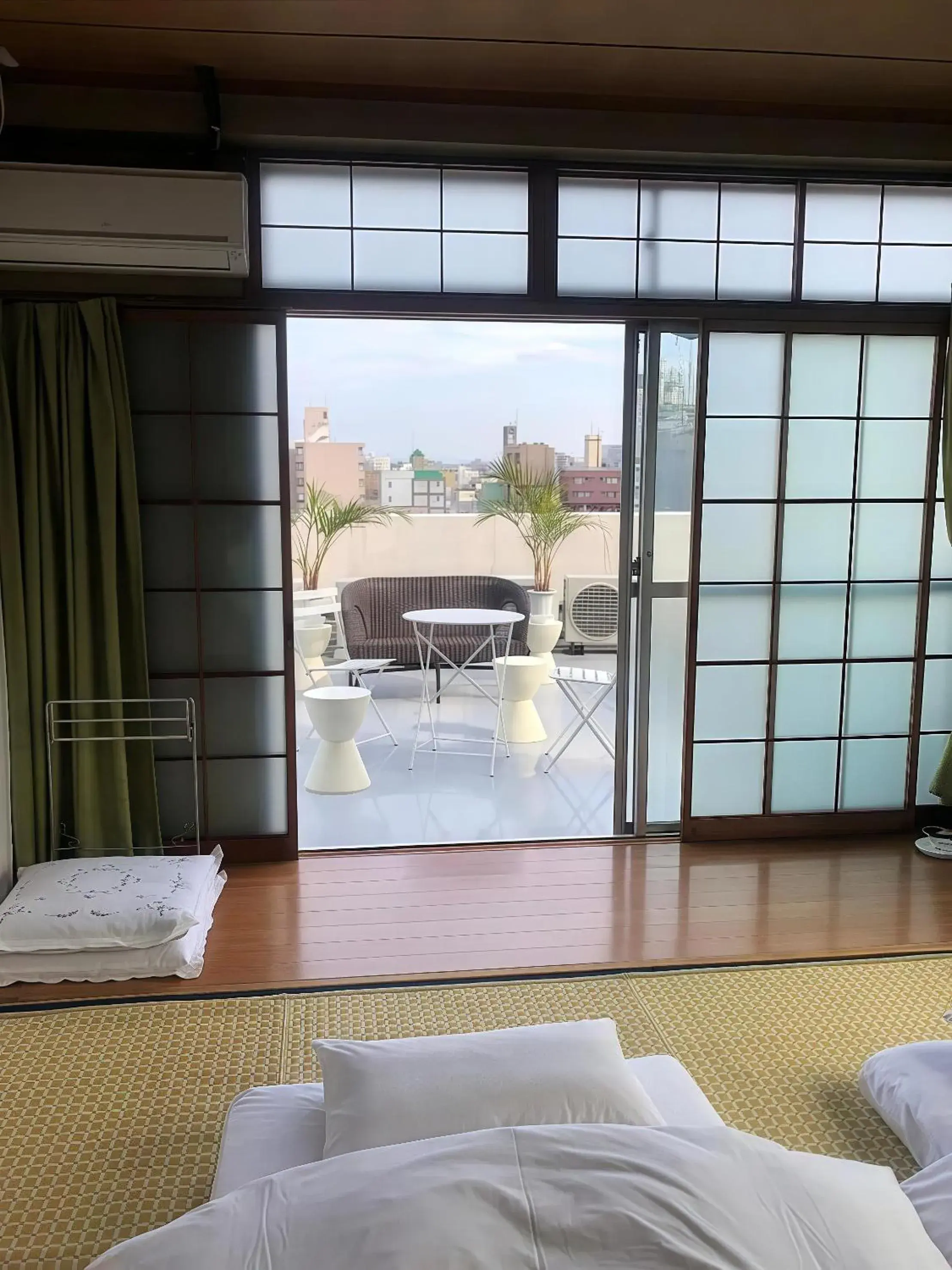 Family Room with Shared Bathroom in Business Hotel Nakayama Family Room with Shared Bathroom in Business Hotel Nakayama