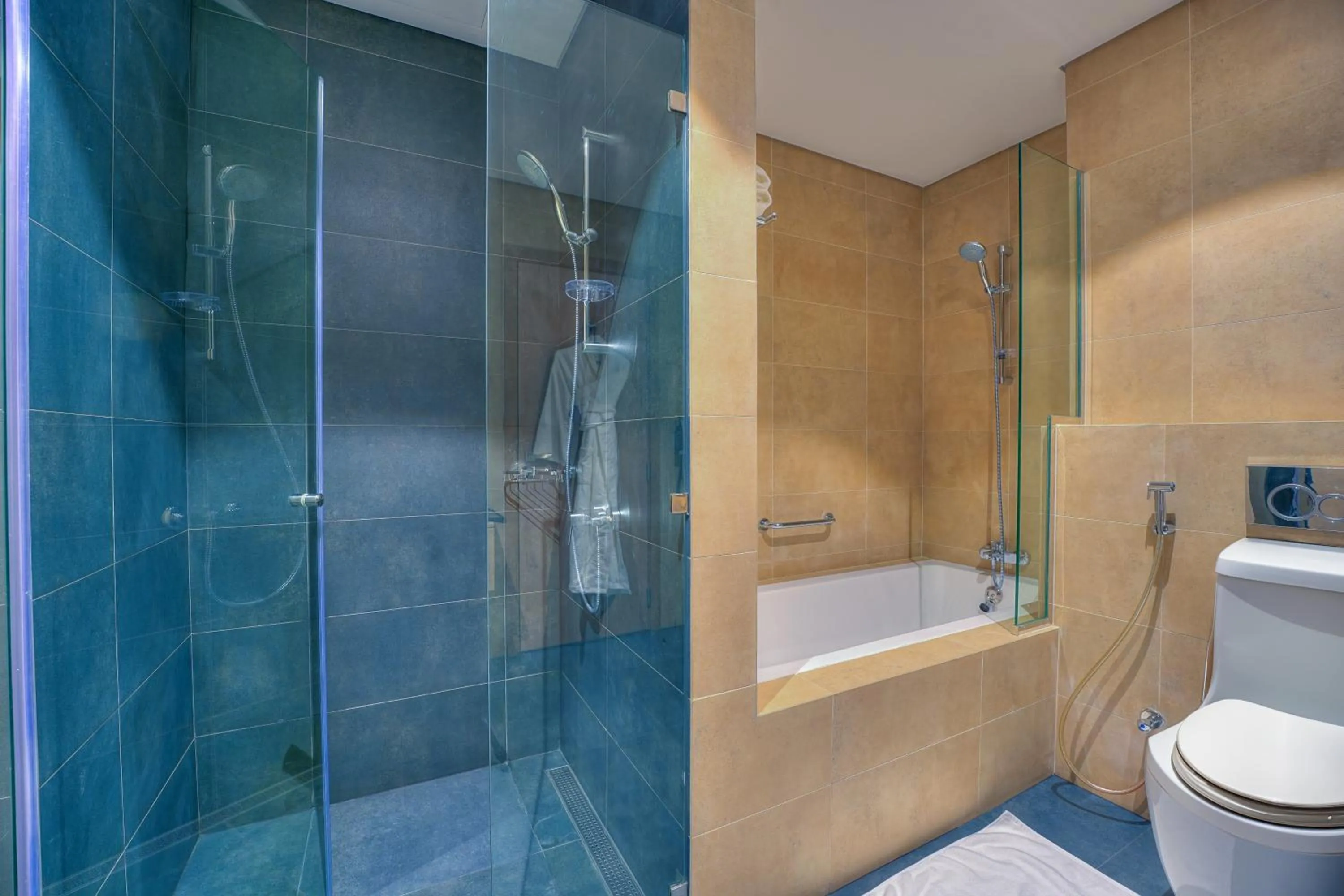 Shower in Capital Suites Hotel Apartments