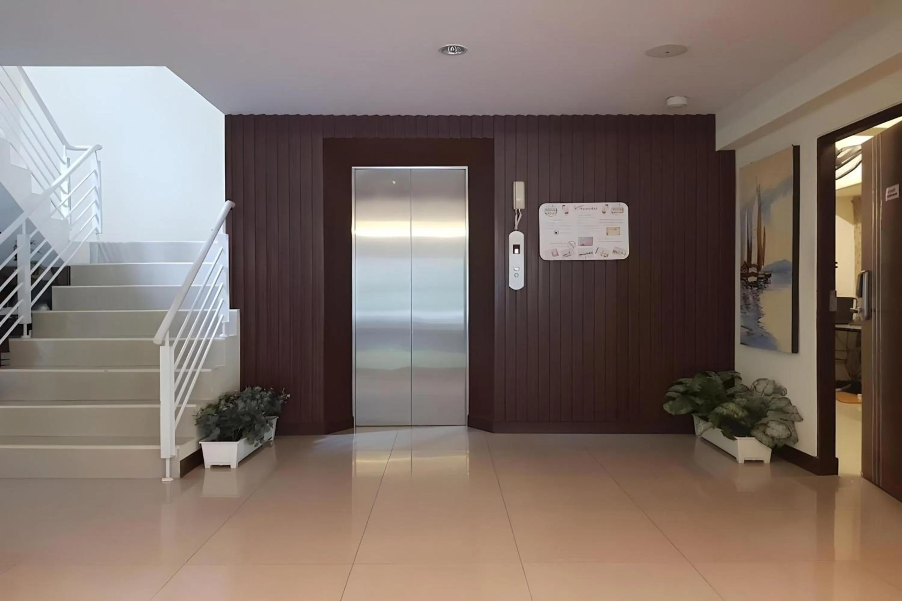 elevator in Collection O VResotel