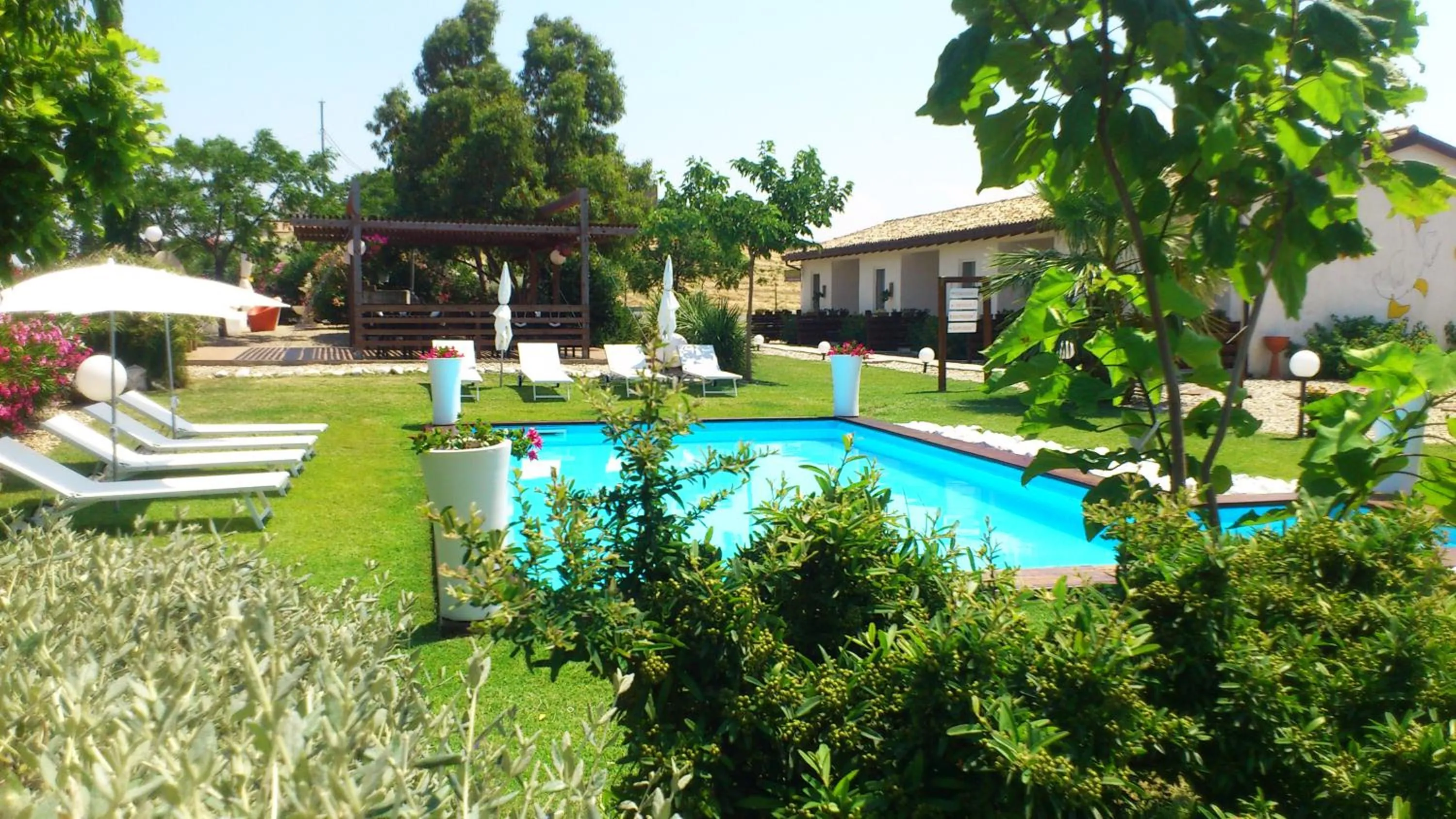 Property building in Oca Giuliva
