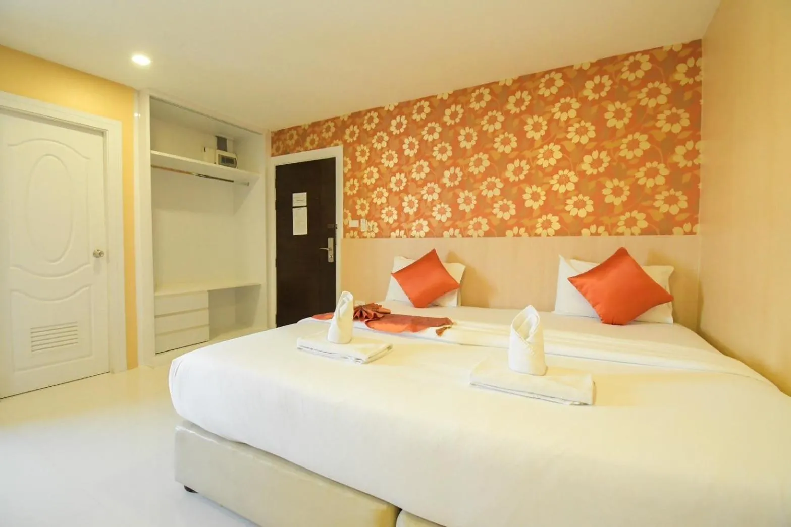 Bed in Family Hotel Khon Kaen - แฟมิลี่ โฮเทล ขอนแก่น