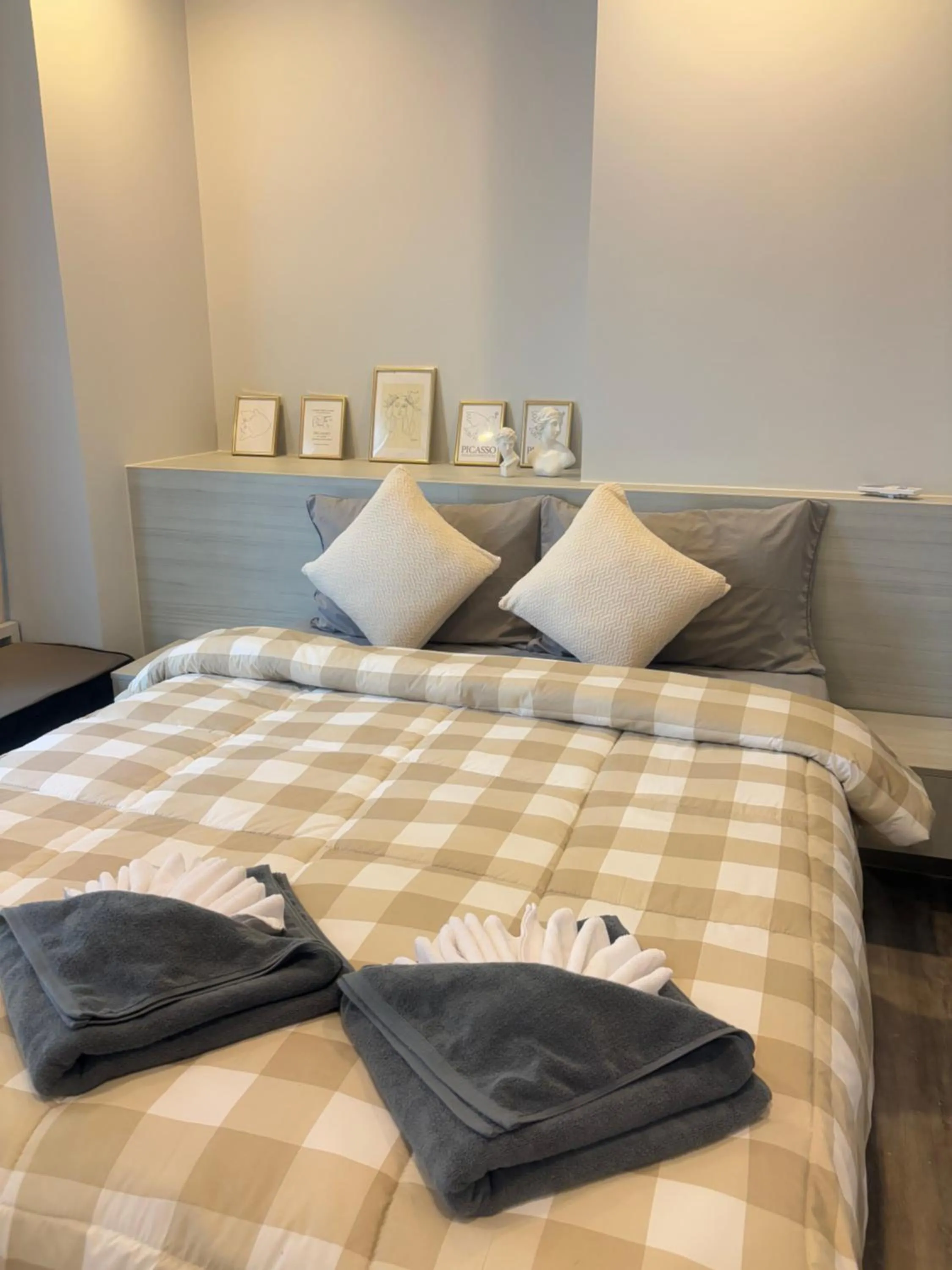 Bedroom, Bed in The Prio condo By PP