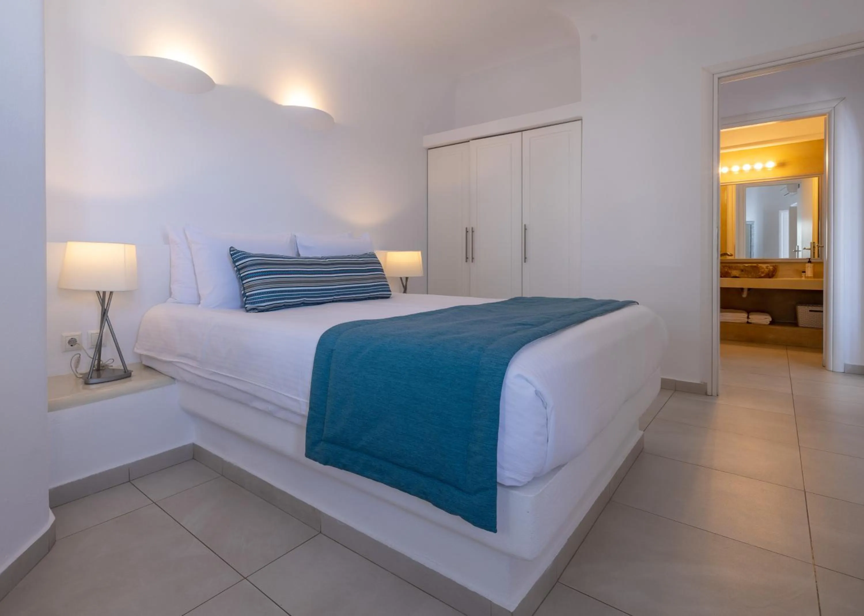 Bed in Amber Light Villas