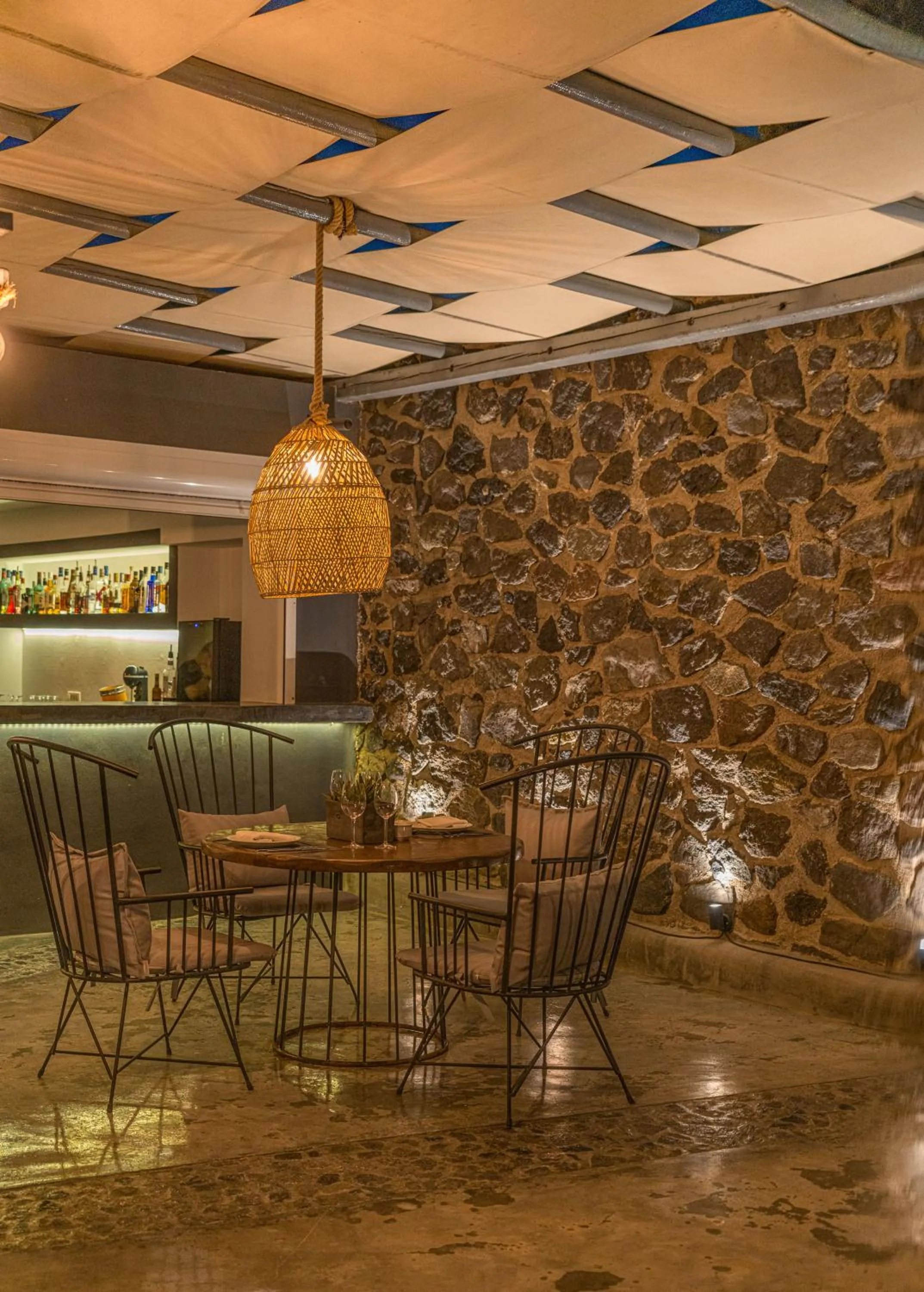 Restaurant/places to eat in Amber Light Villas